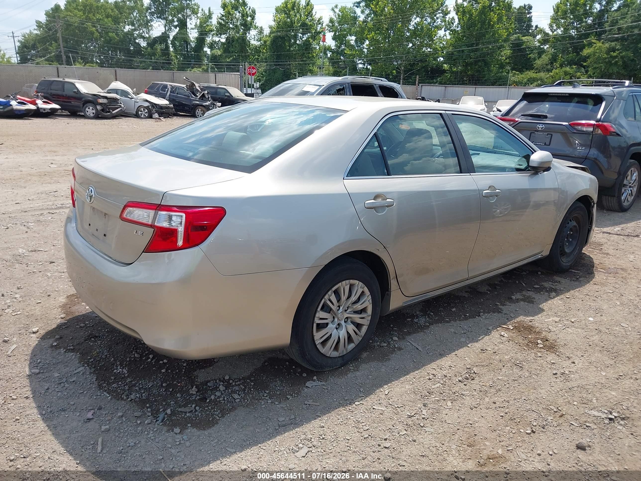2014 Toyota Camry Le Beige vin: 4T4BF1FK1ER440333
