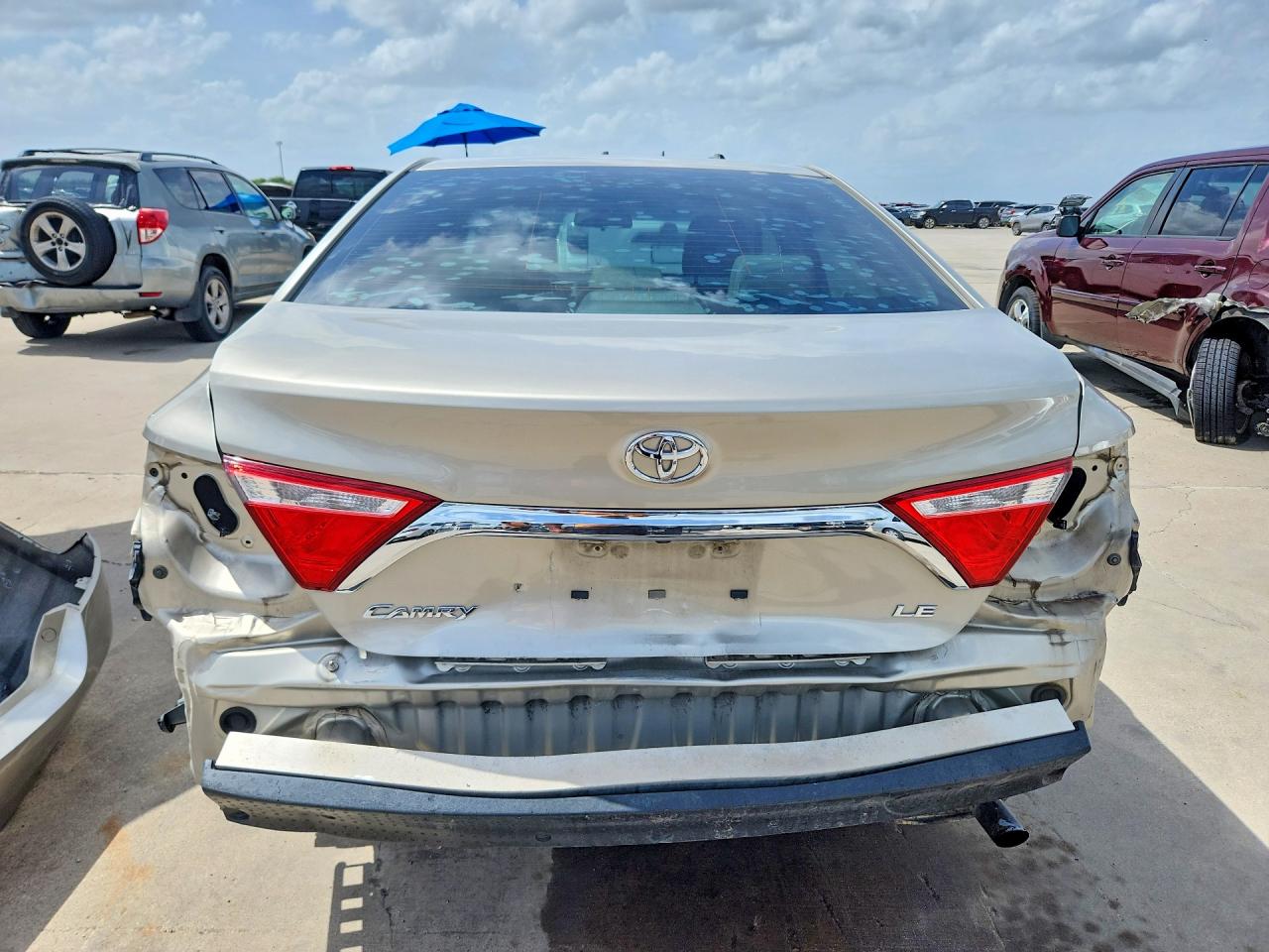 2015 Toyota Camry Le Золотой vin: 4T4BF1FK1FR446652