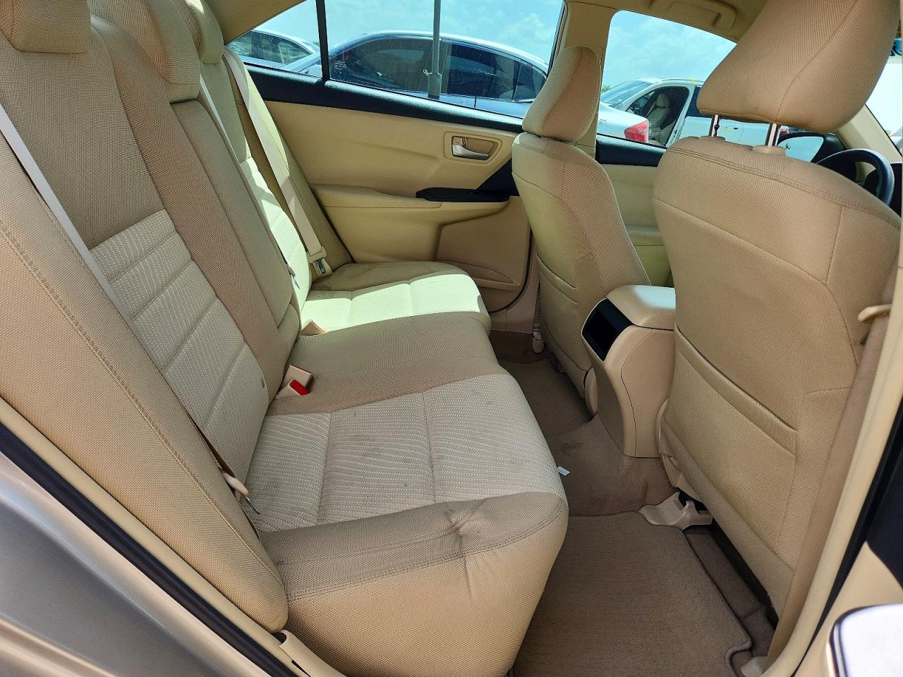 2015 Toyota Camry Le Золотой vin: 4T4BF1FK1FR446652