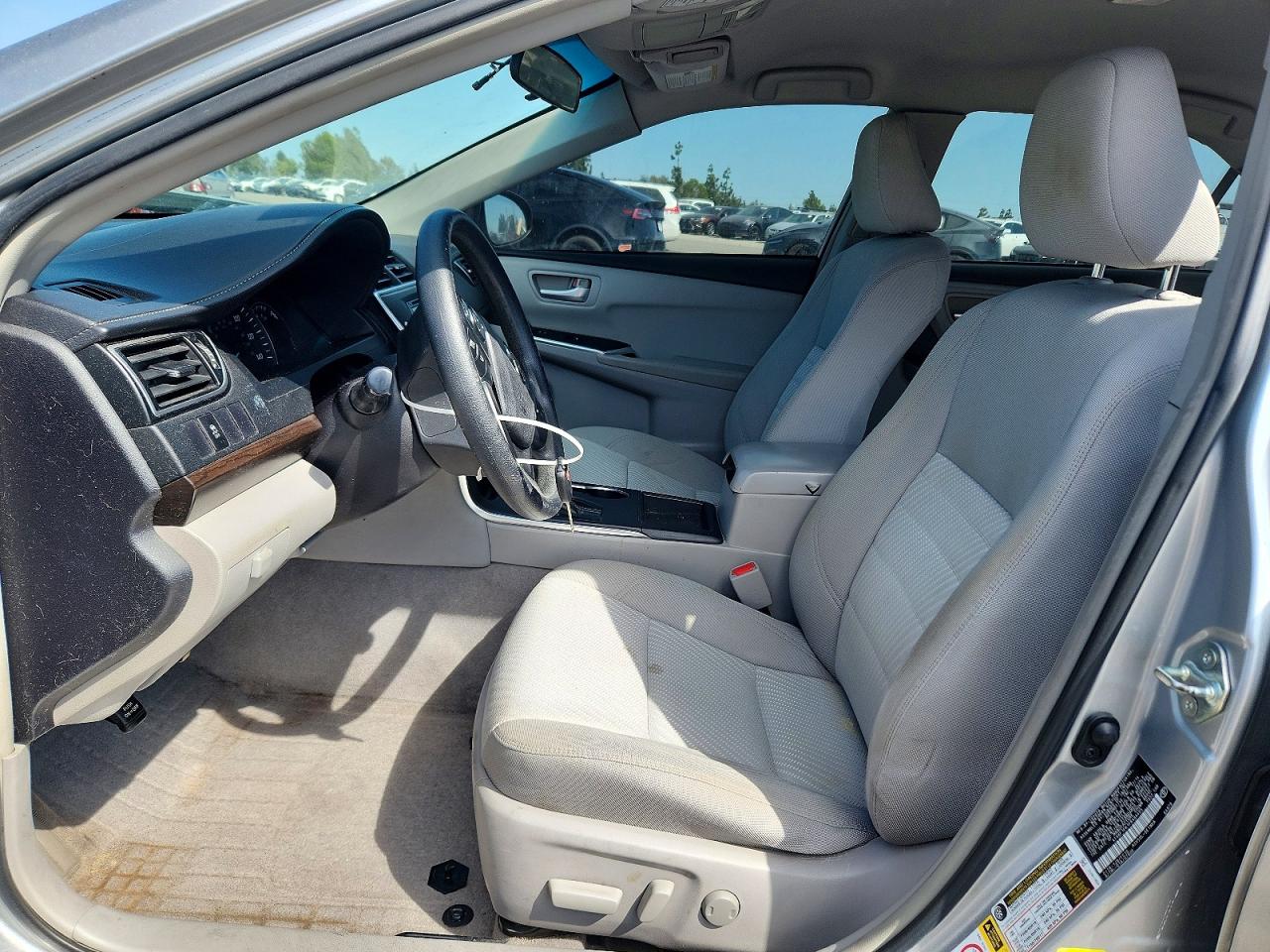 2015 Toyota Camry Le Серебряный vin: 4T4BF1FK1FR464455