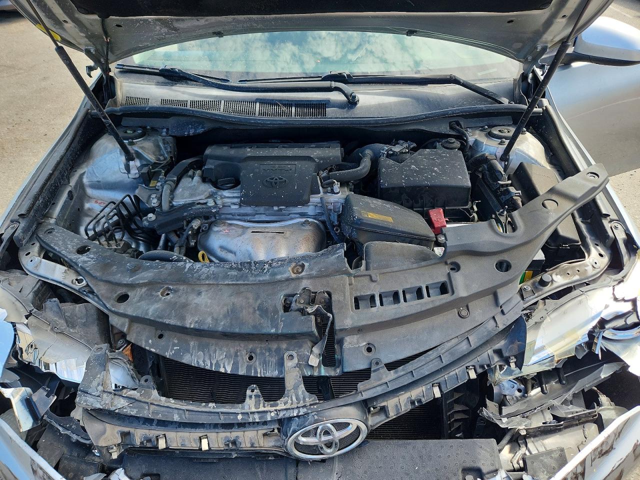 2015 Toyota Camry Le Серебряный vin: 4T4BF1FK1FR464455