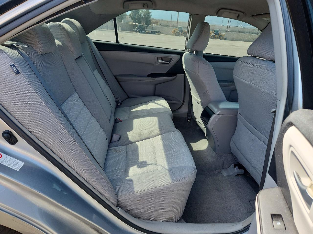 2015 Toyota Camry Le Серебряный vin: 4T4BF1FK1FR464455