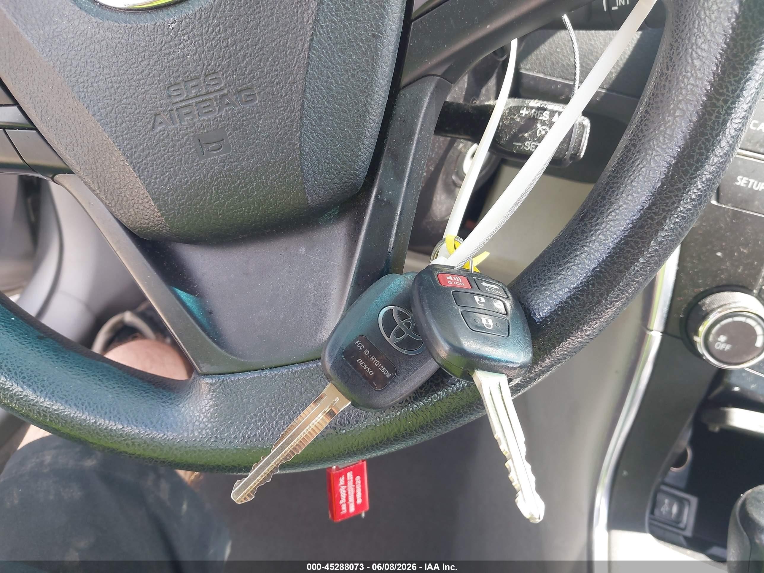2015 Toyota Camry Le Серебряный vin: 4T4BF1FK1FR465234