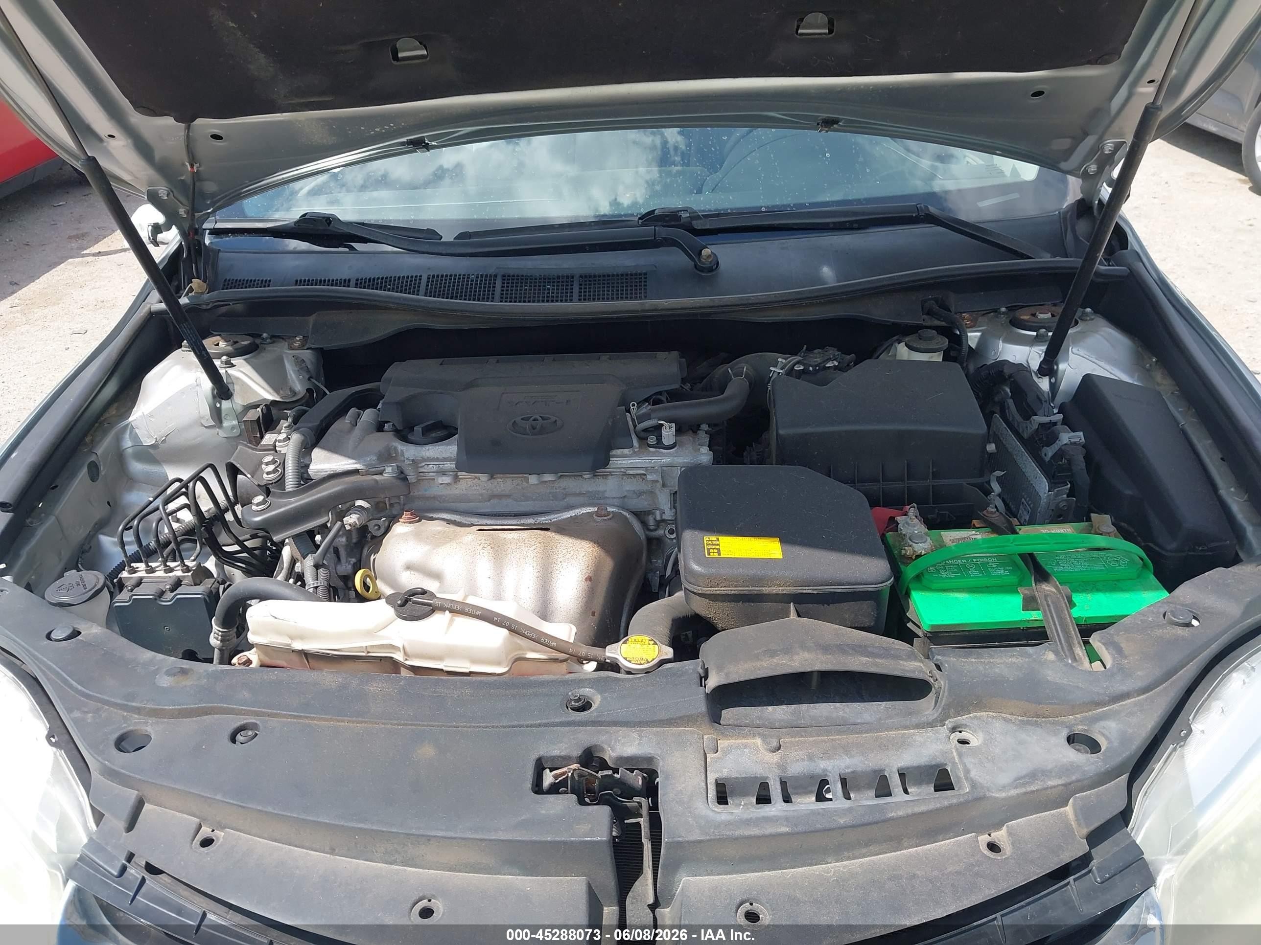 2015 Toyota Camry Le Серебряный vin: 4T4BF1FK1FR465234