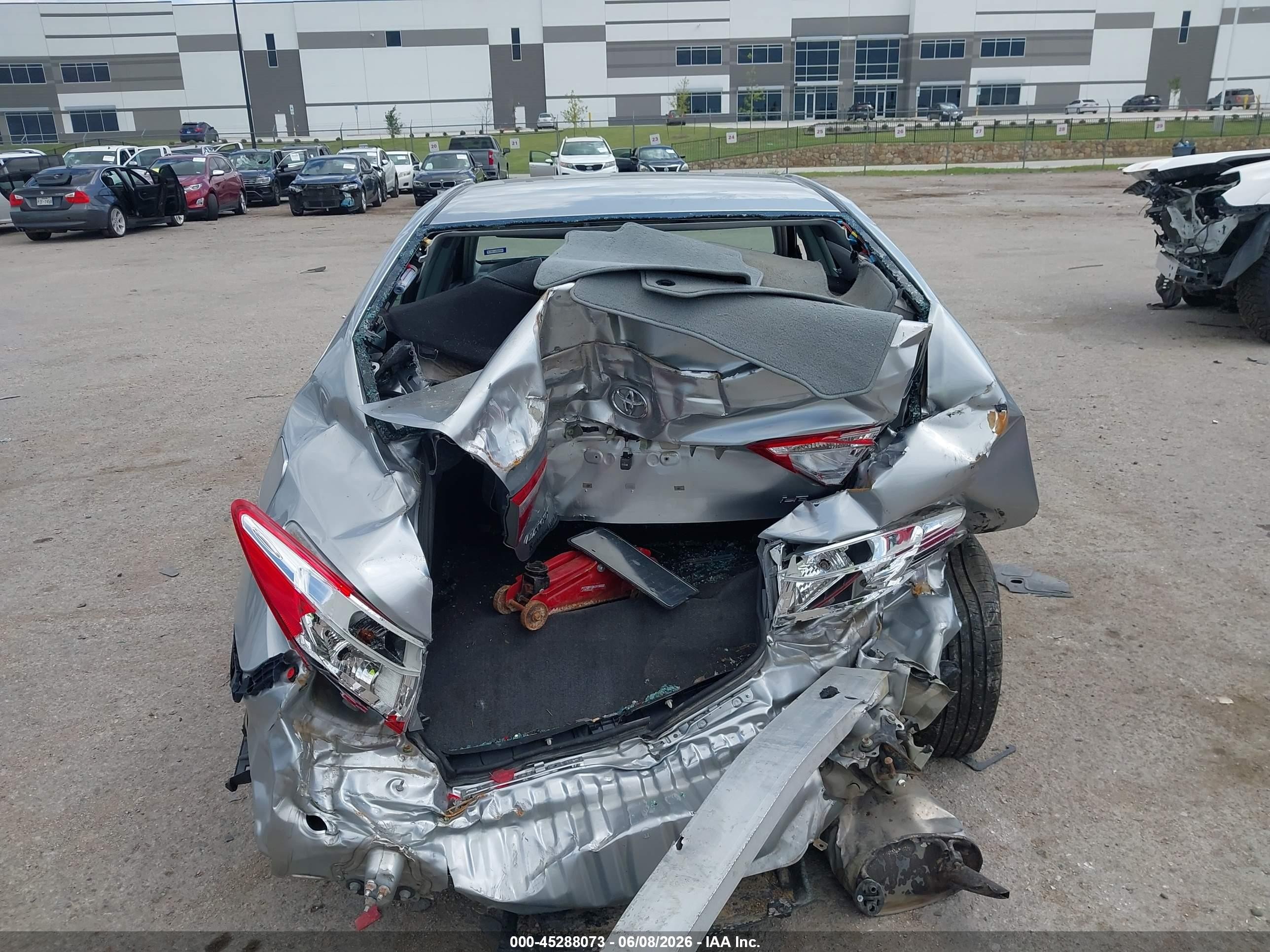 2015 Toyota Camry Le Серебряный vin: 4T4BF1FK1FR465234