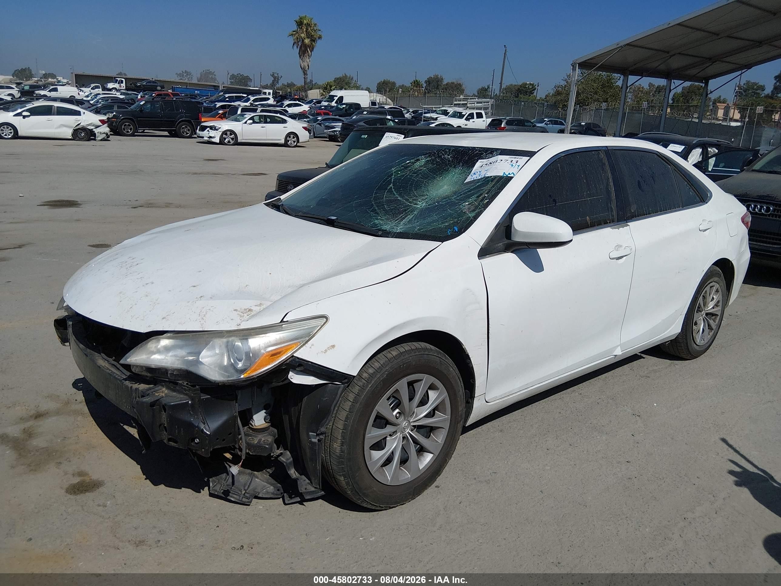 2015 Toyota Camry Le White vin: 4T4BF1FK1FR471034