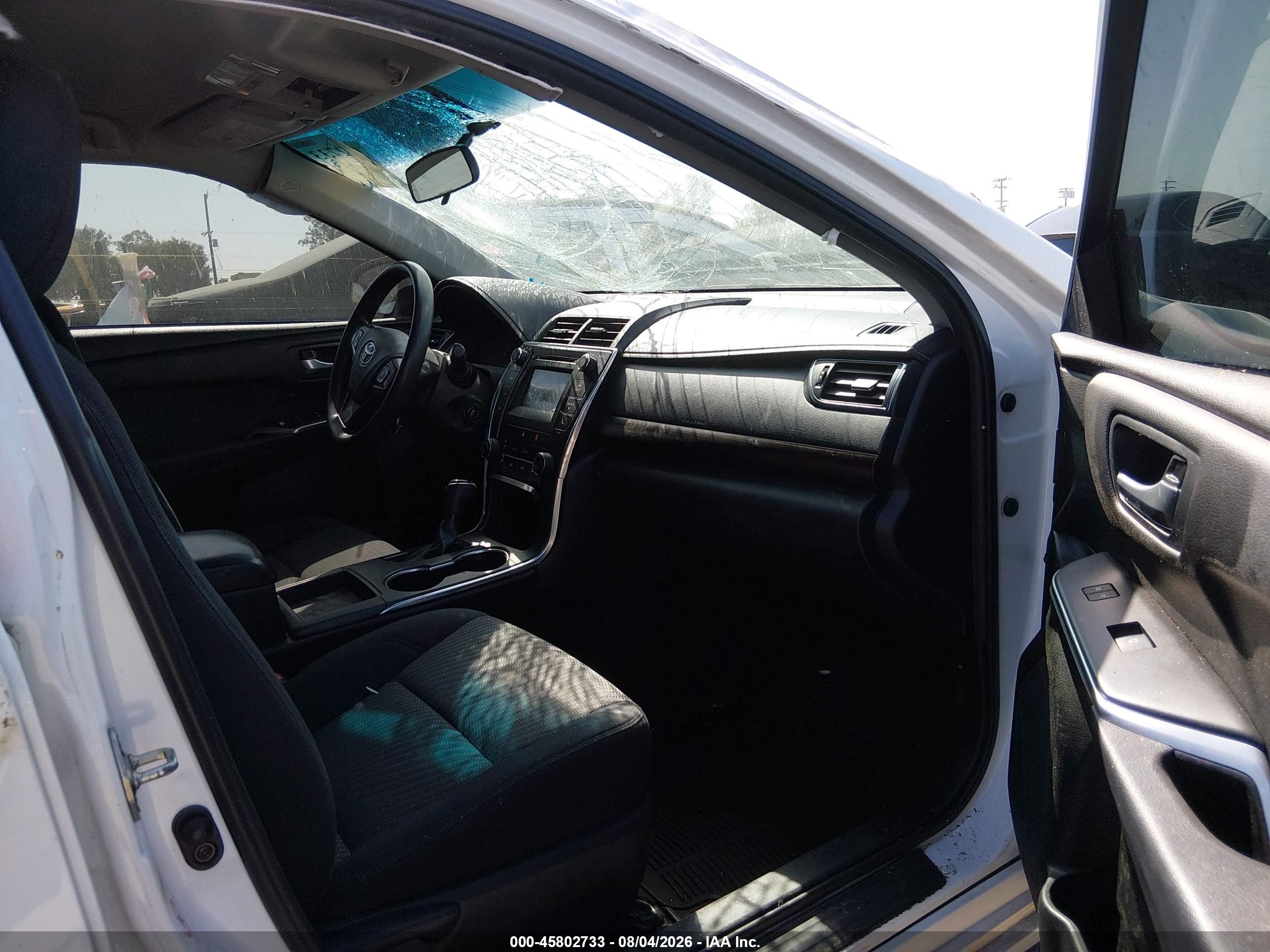 2015 Toyota Camry Le White vin: 4T4BF1FK1FR471034