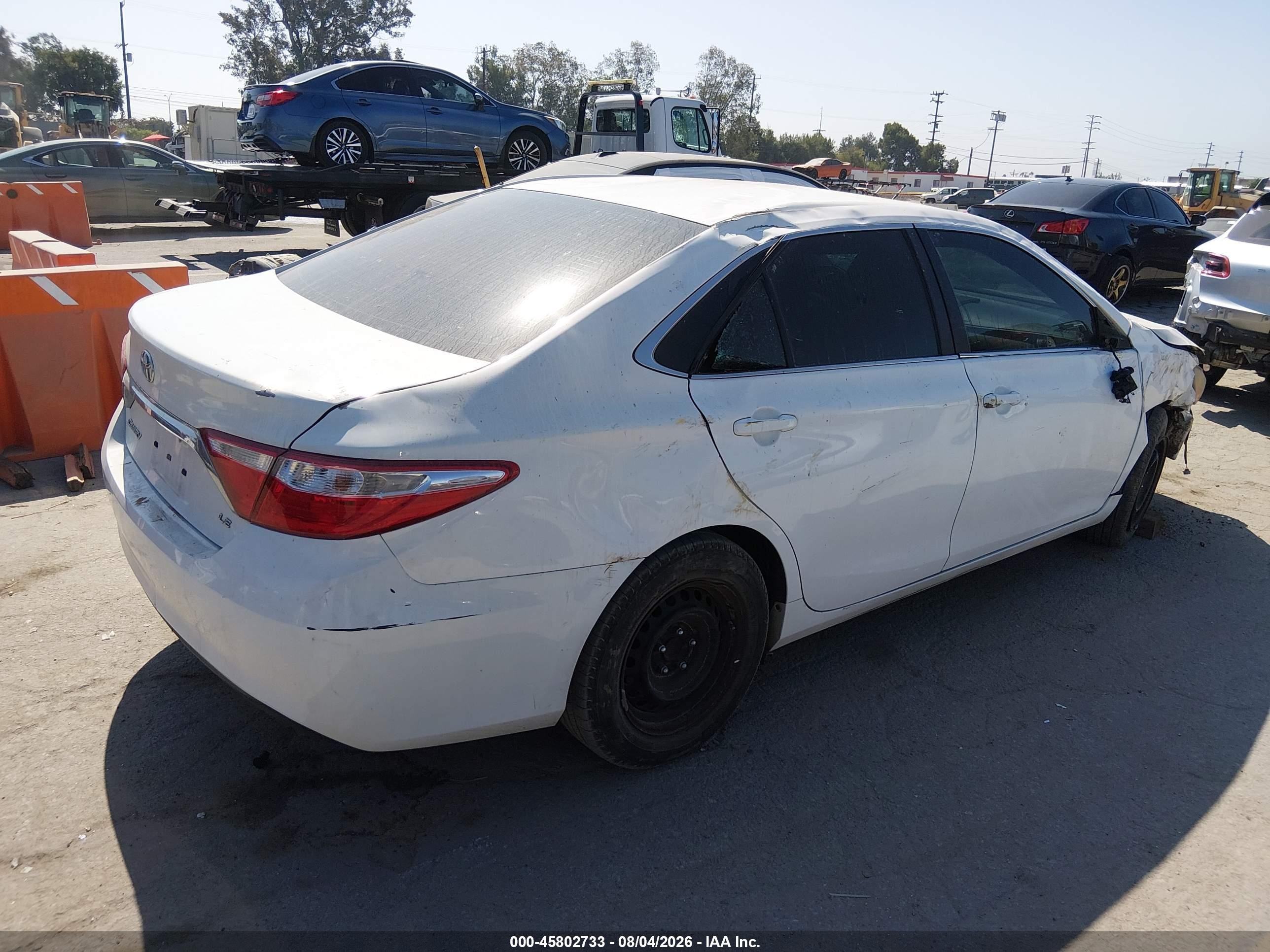 2015 Toyota Camry Le White vin: 4T4BF1FK1FR471034