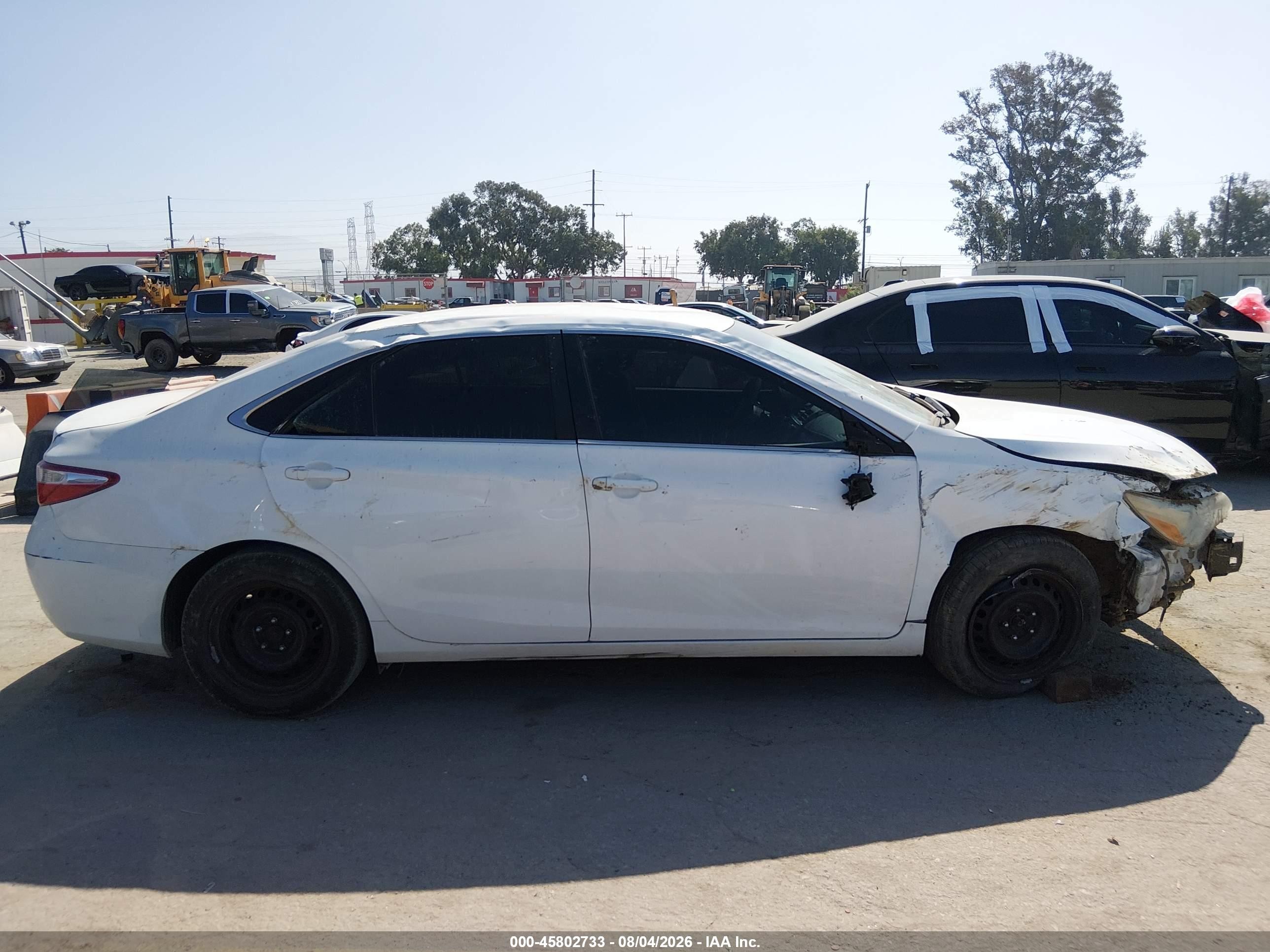 2015 Toyota Camry Le White vin: 4T4BF1FK1FR471034