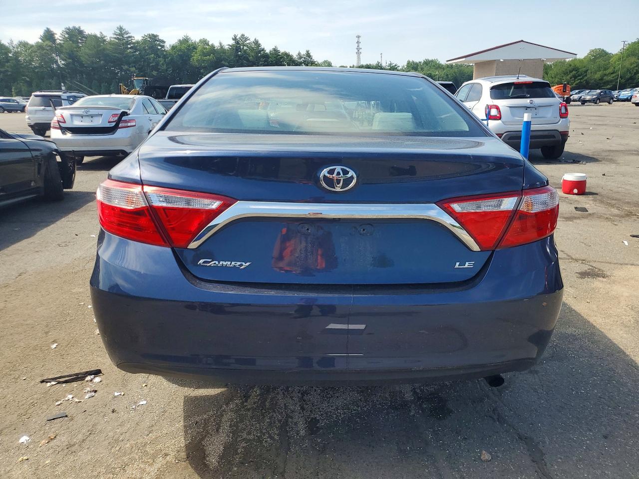2015 Toyota Camry Le Blue vin: 4T4BF1FK1FR474774