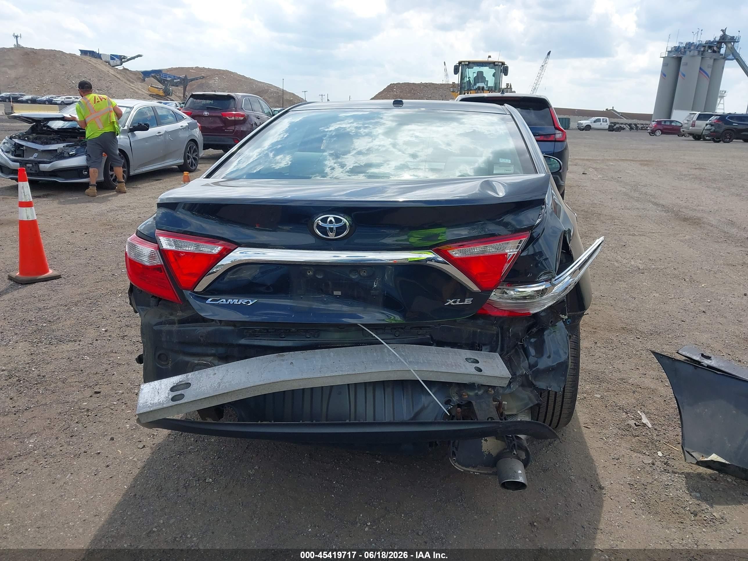 2015 Toyota Camry Xle Blue vin: 4T4BF1FK1FR495088
