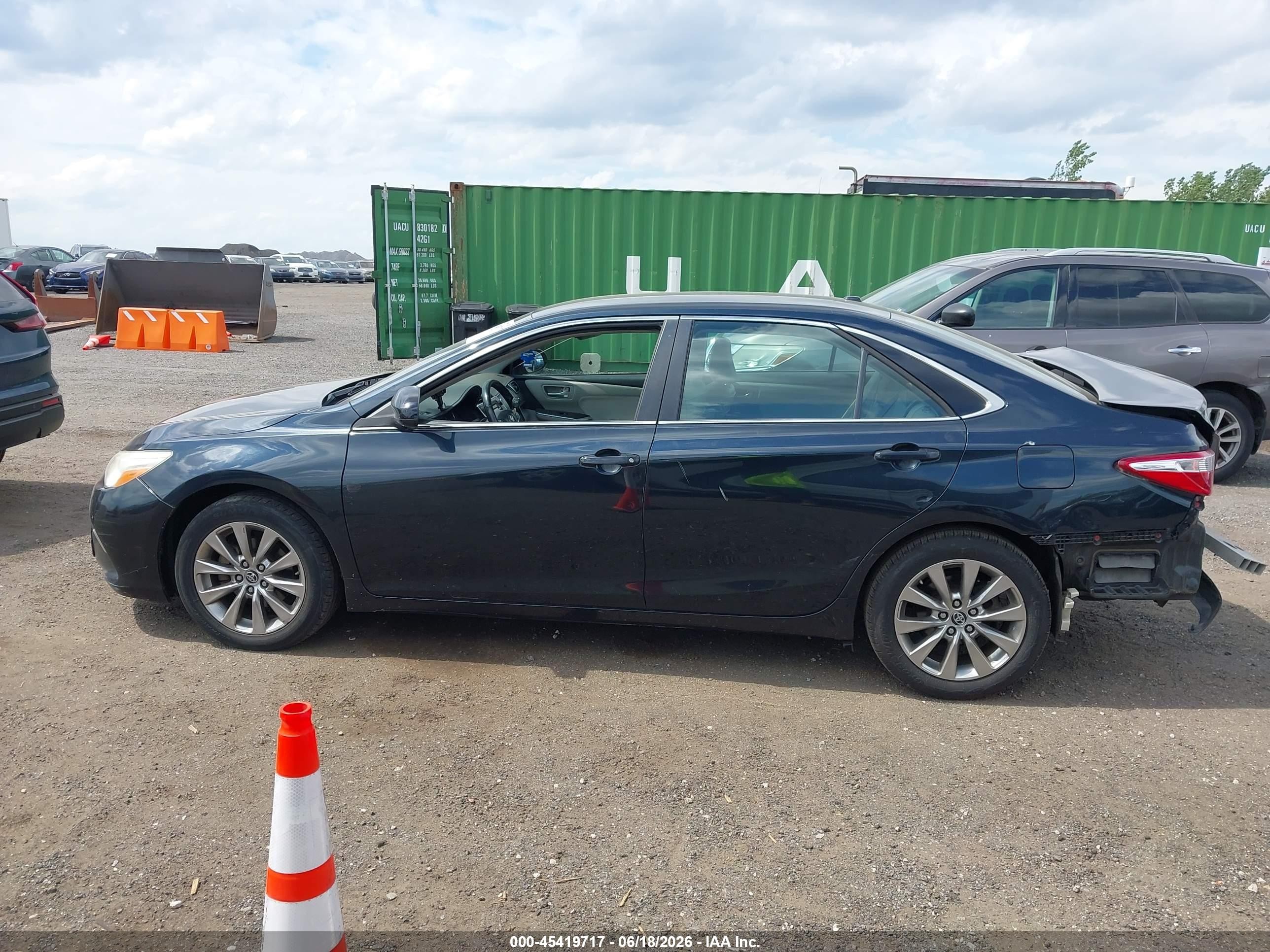 2015 Toyota Camry Xle Blue vin: 4T4BF1FK1FR495088