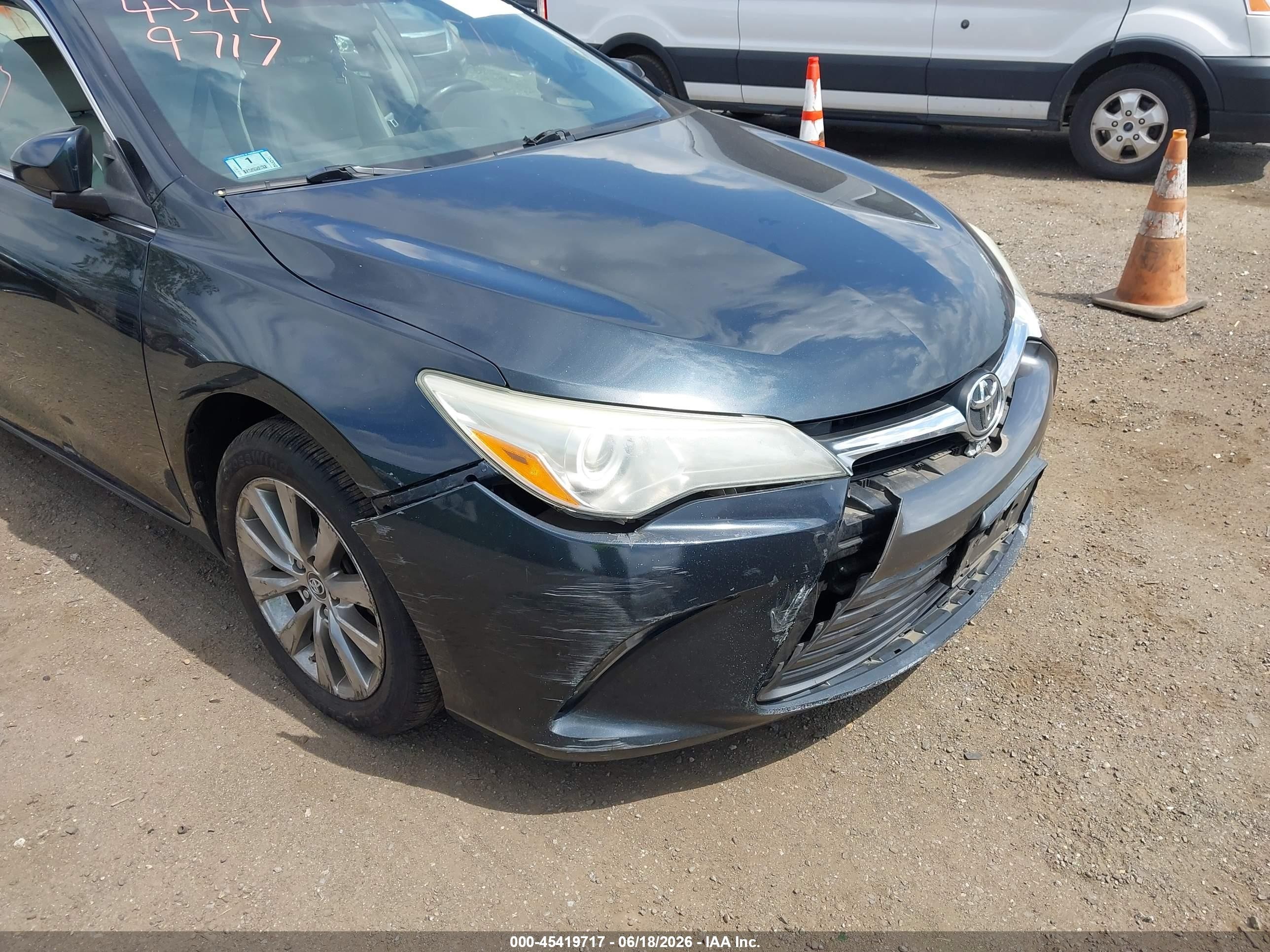 2015 Toyota Camry Xle Blue vin: 4T4BF1FK1FR495088