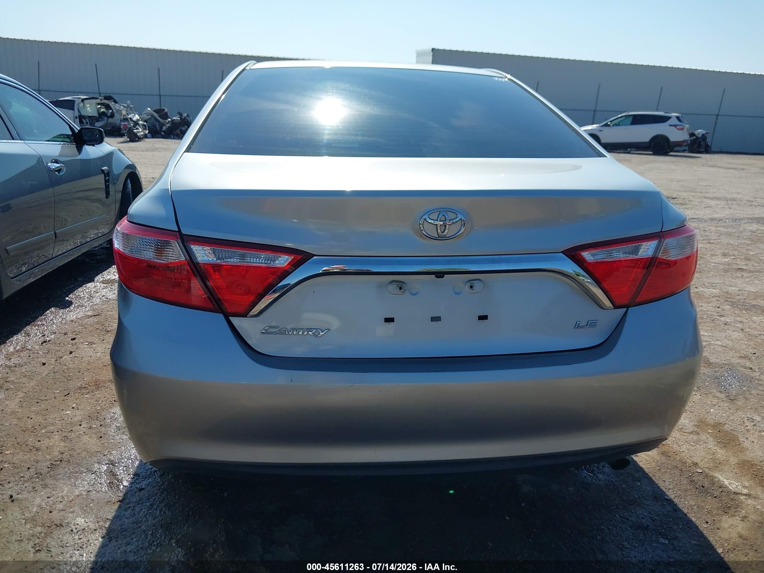 2015 Toyota Camry Le Silver vin: 4T4BF1FK1FR510544