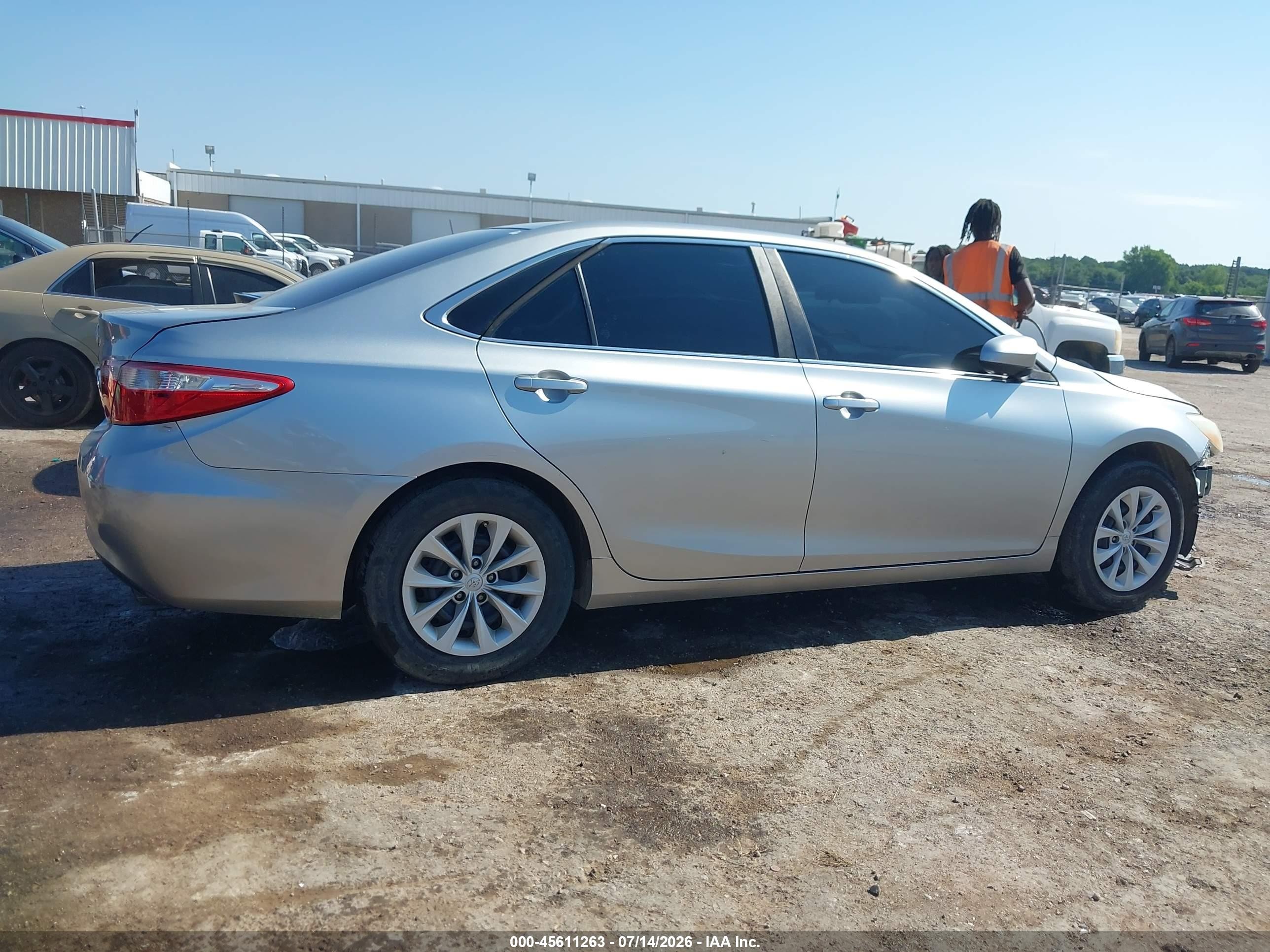 2015 Toyota Camry Le Silver vin: 4T4BF1FK1FR510544