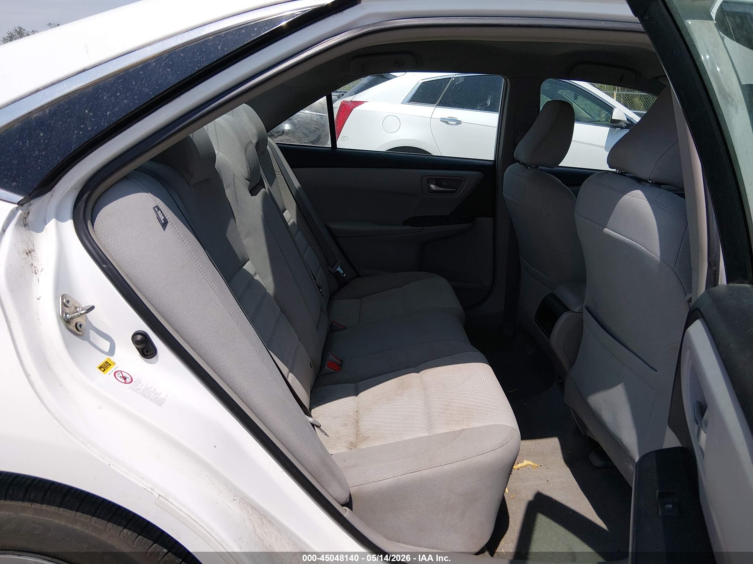 2016 Toyota Camry Le White vin: 4T4BF1FK1GR564105