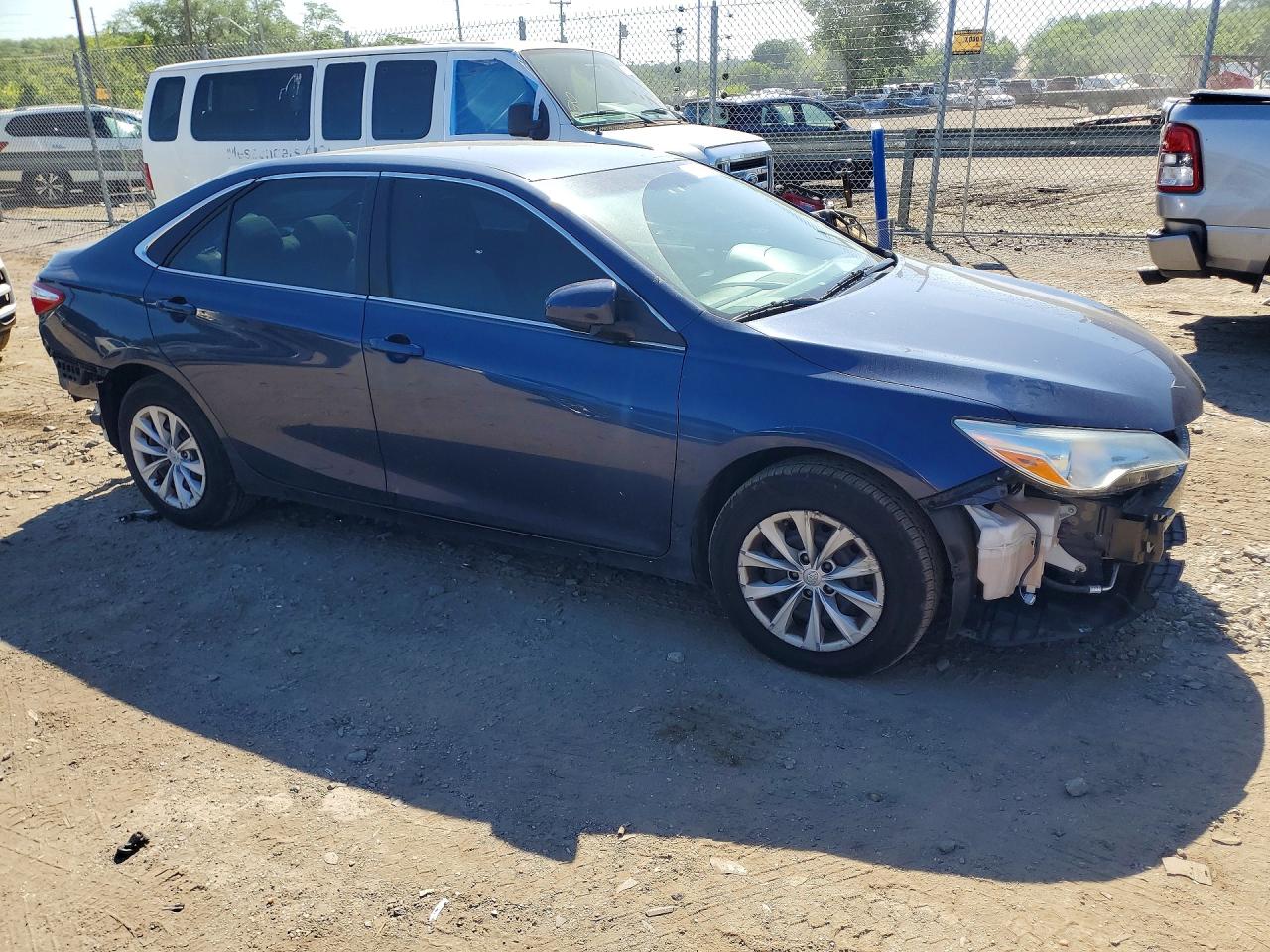 2016 Toyota Camry Le Синий vin: 4T4BF1FK1GR568784