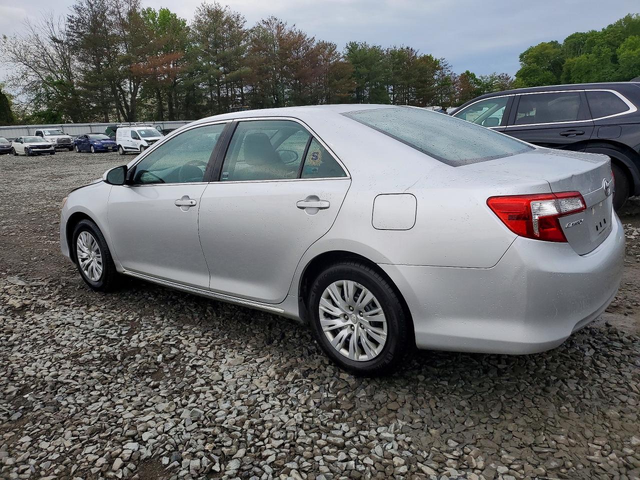 2012 Toyota Camry Le Серебряный vin: 4T4BF1FK2CR177752