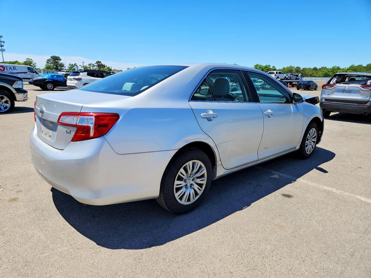 2012 Toyota Camry Le Silver vin: 4T4BF1FK2CR192462