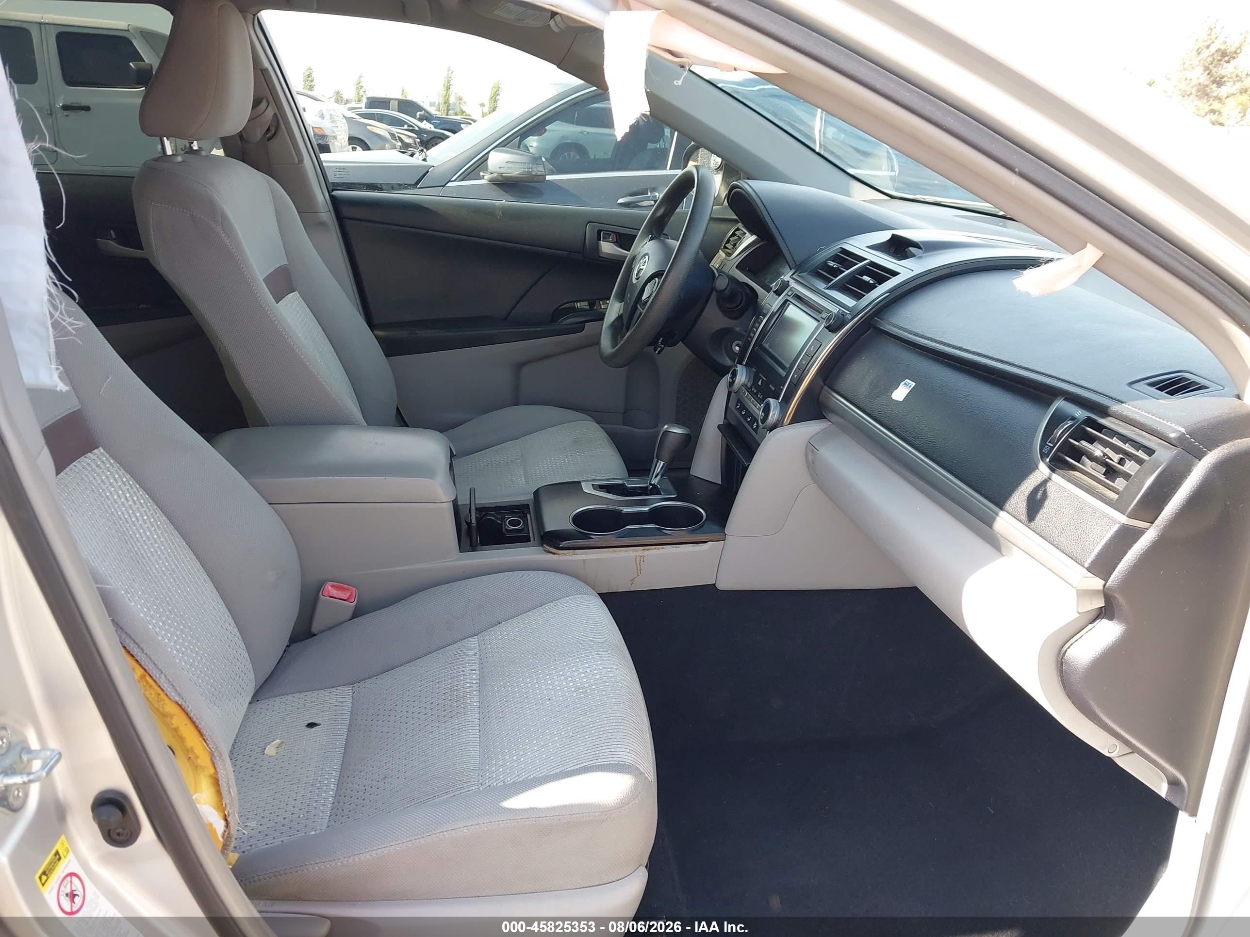 2012 Toyota Camry Le Silver vin: 4T4BF1FK2CR199170