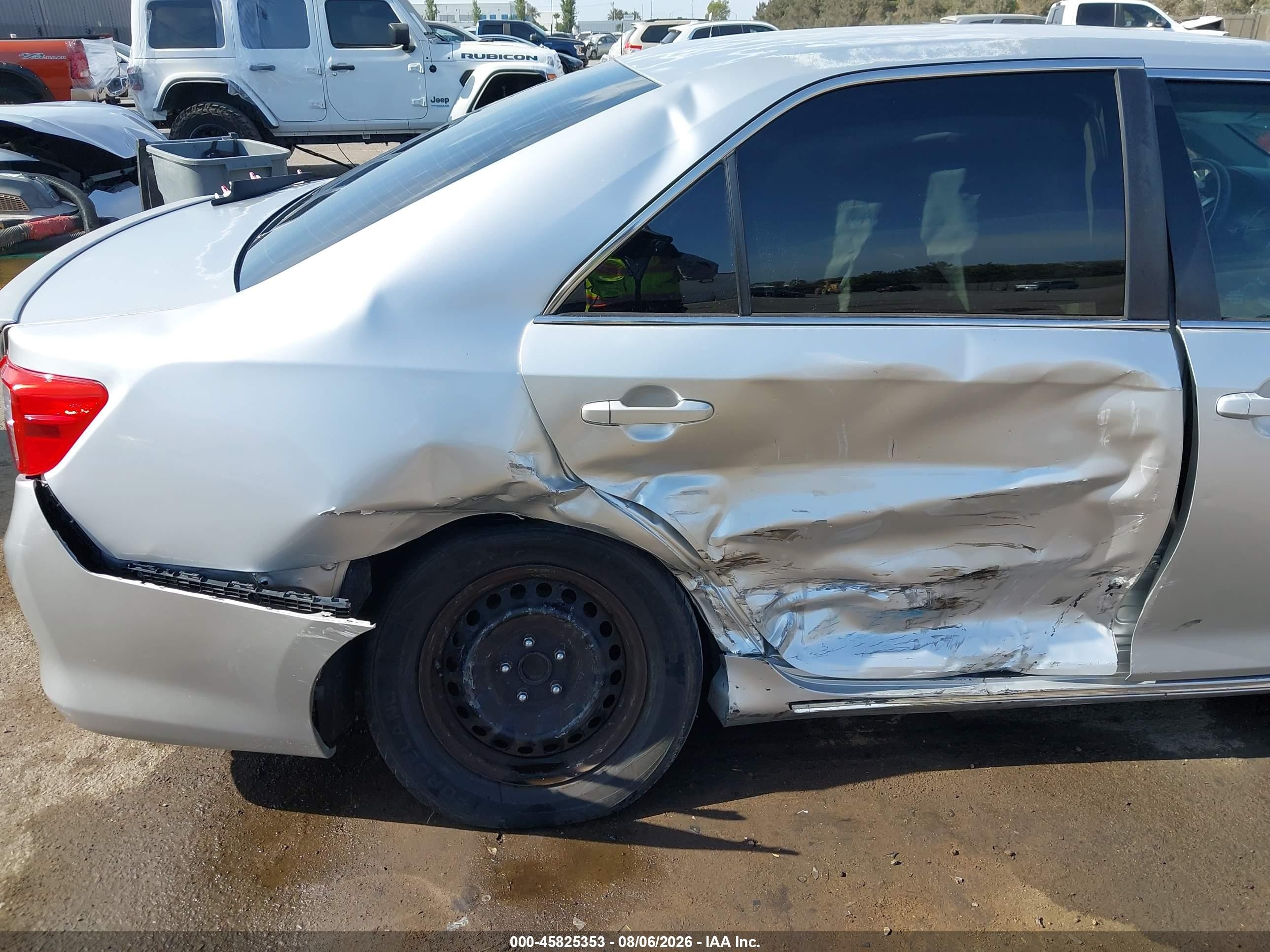 2012 Toyota Camry Le Silver vin: 4T4BF1FK2CR199170