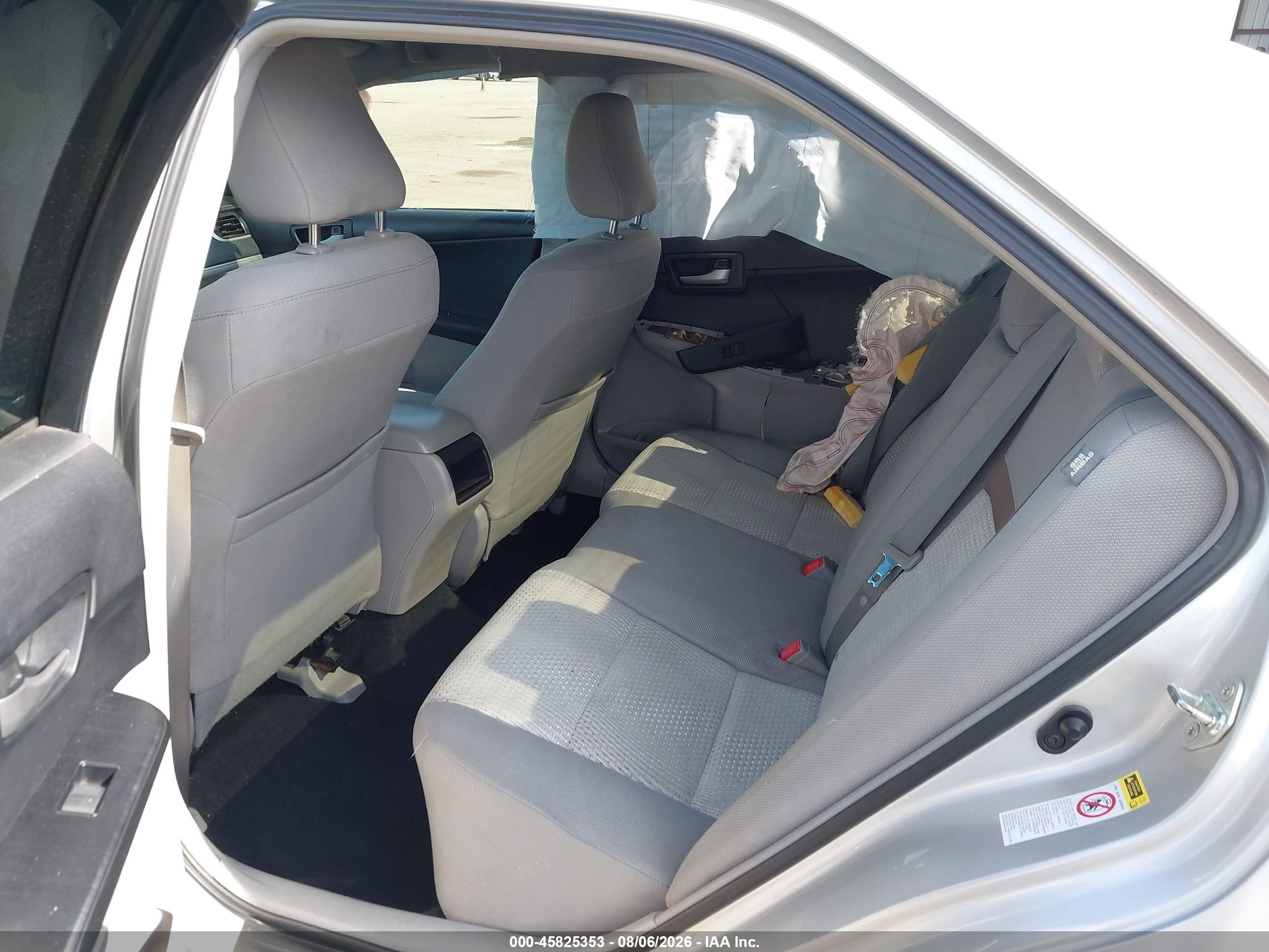 2012 Toyota Camry Le Silver vin: 4T4BF1FK2CR199170