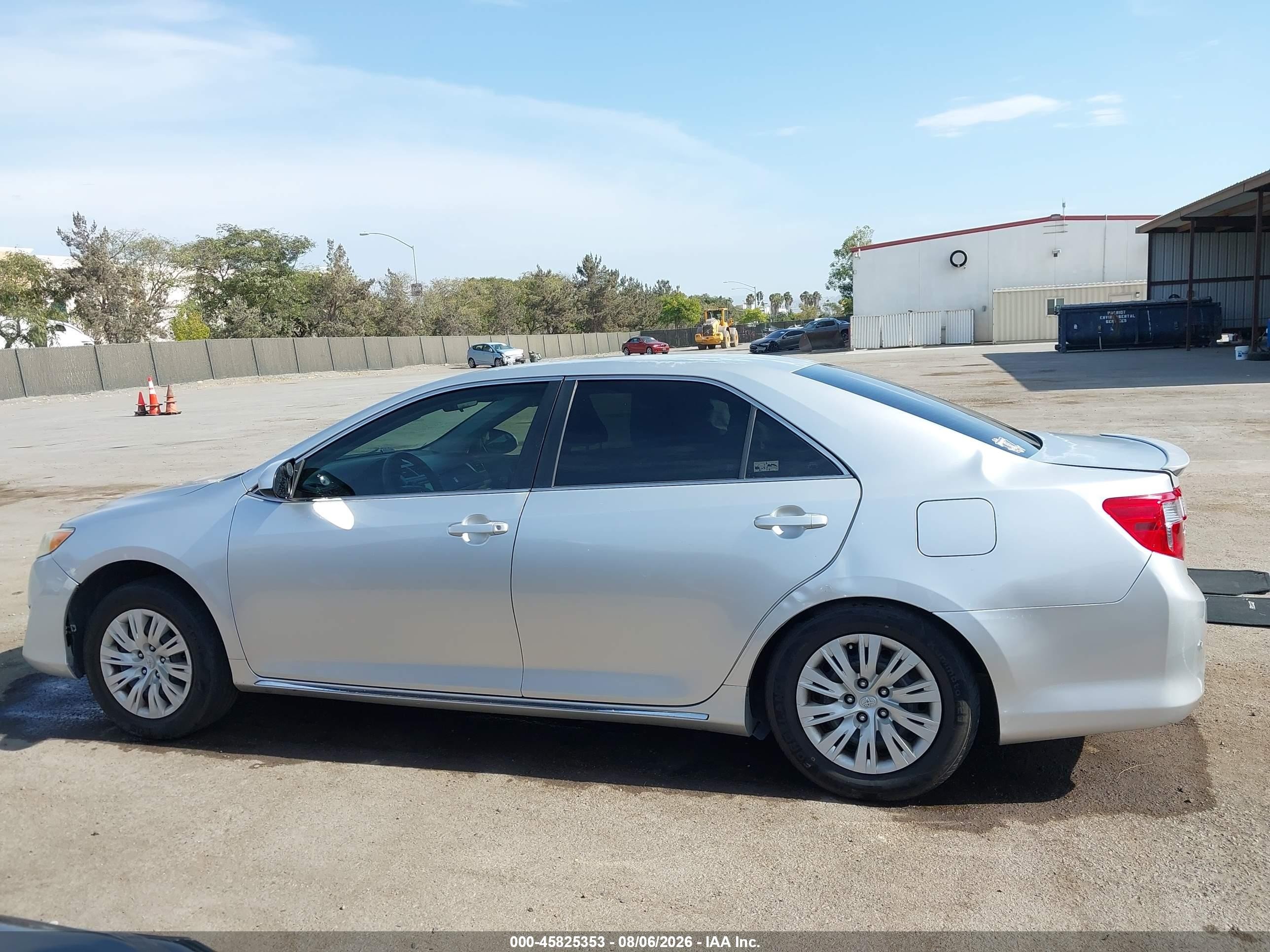 2012 Toyota Camry Le Silver vin: 4T4BF1FK2CR199170