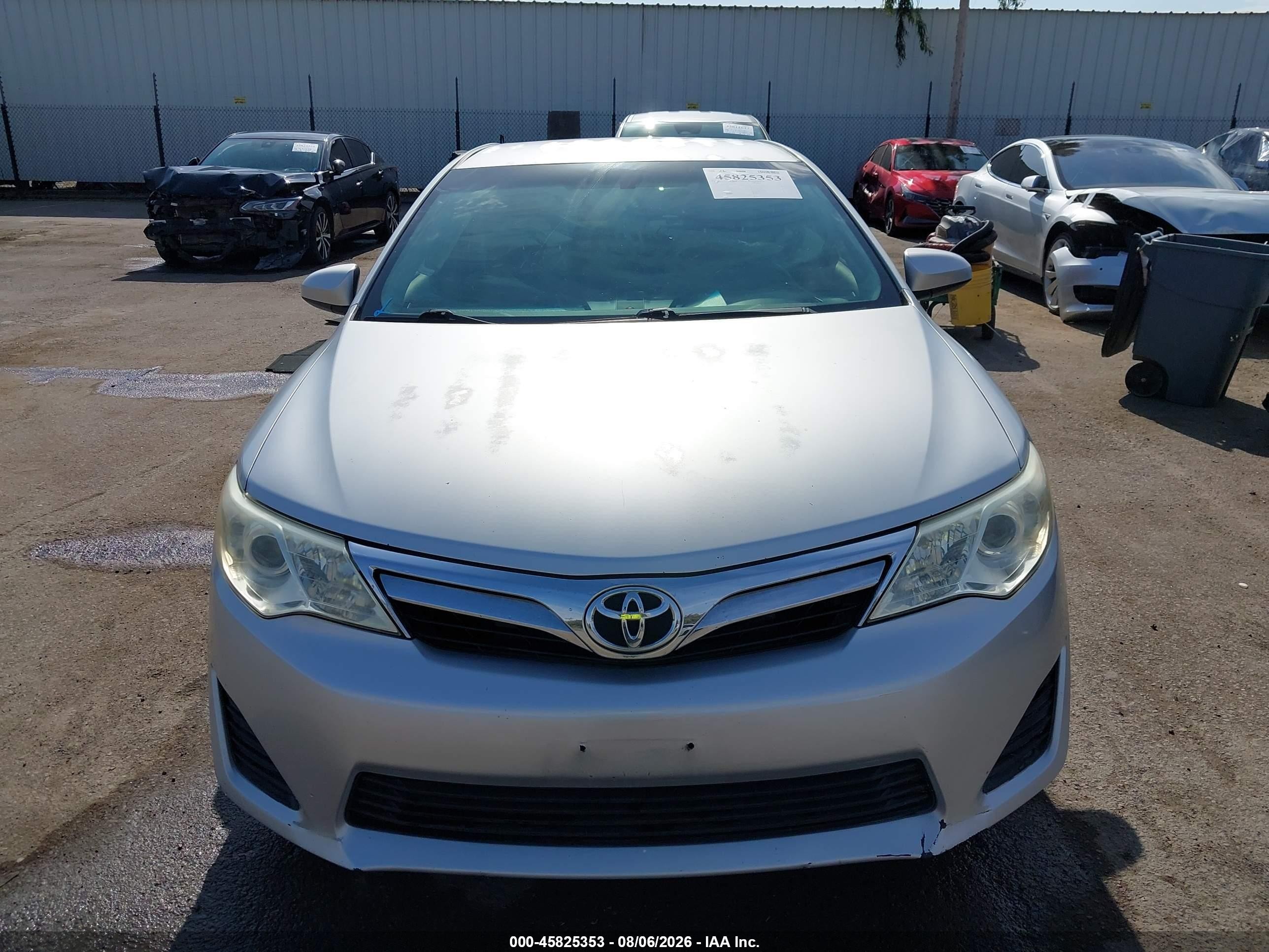2012 Toyota Camry Le Silver vin: 4T4BF1FK2CR199170
