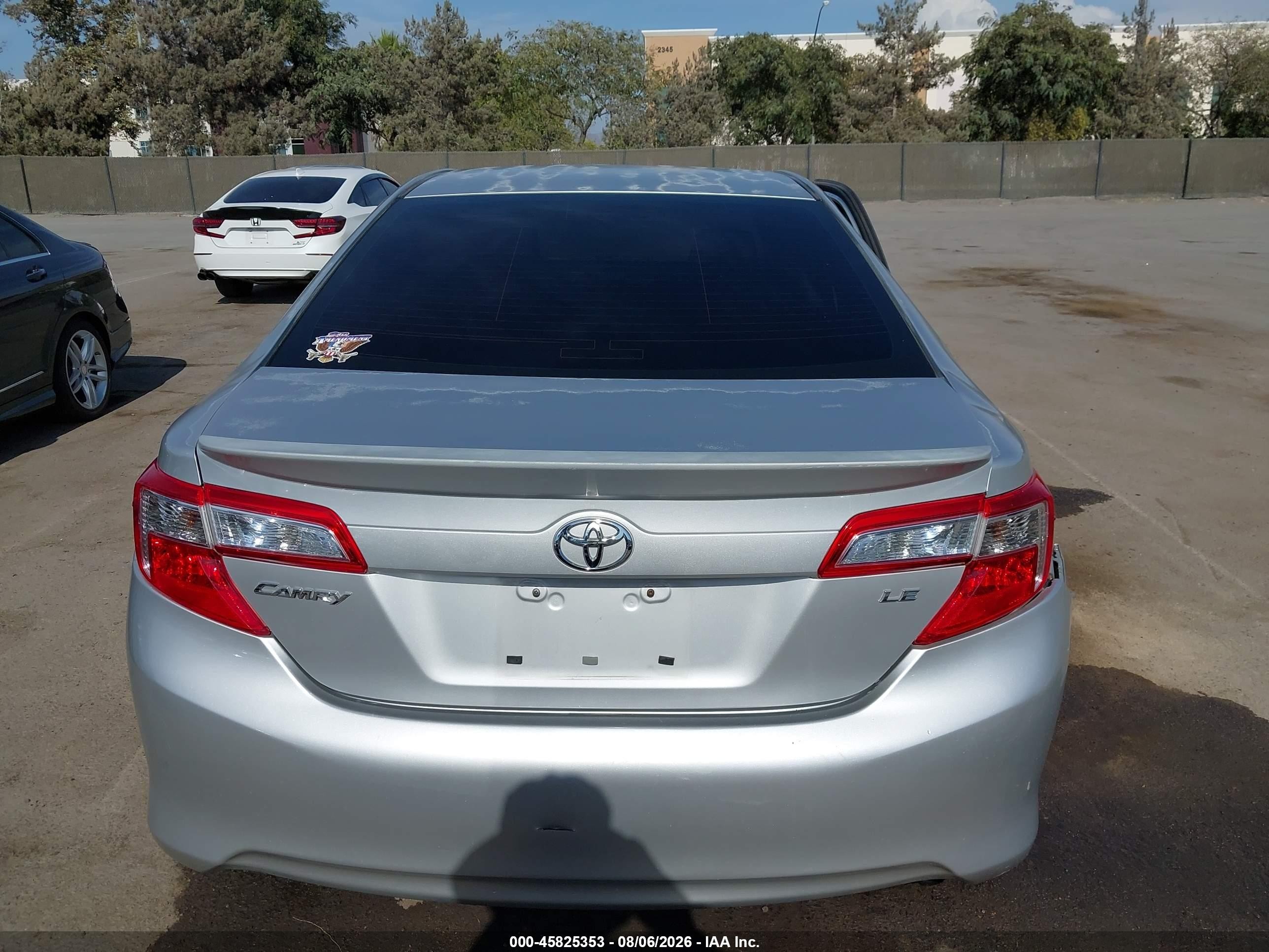 2012 Toyota Camry Le Silver vin: 4T4BF1FK2CR199170