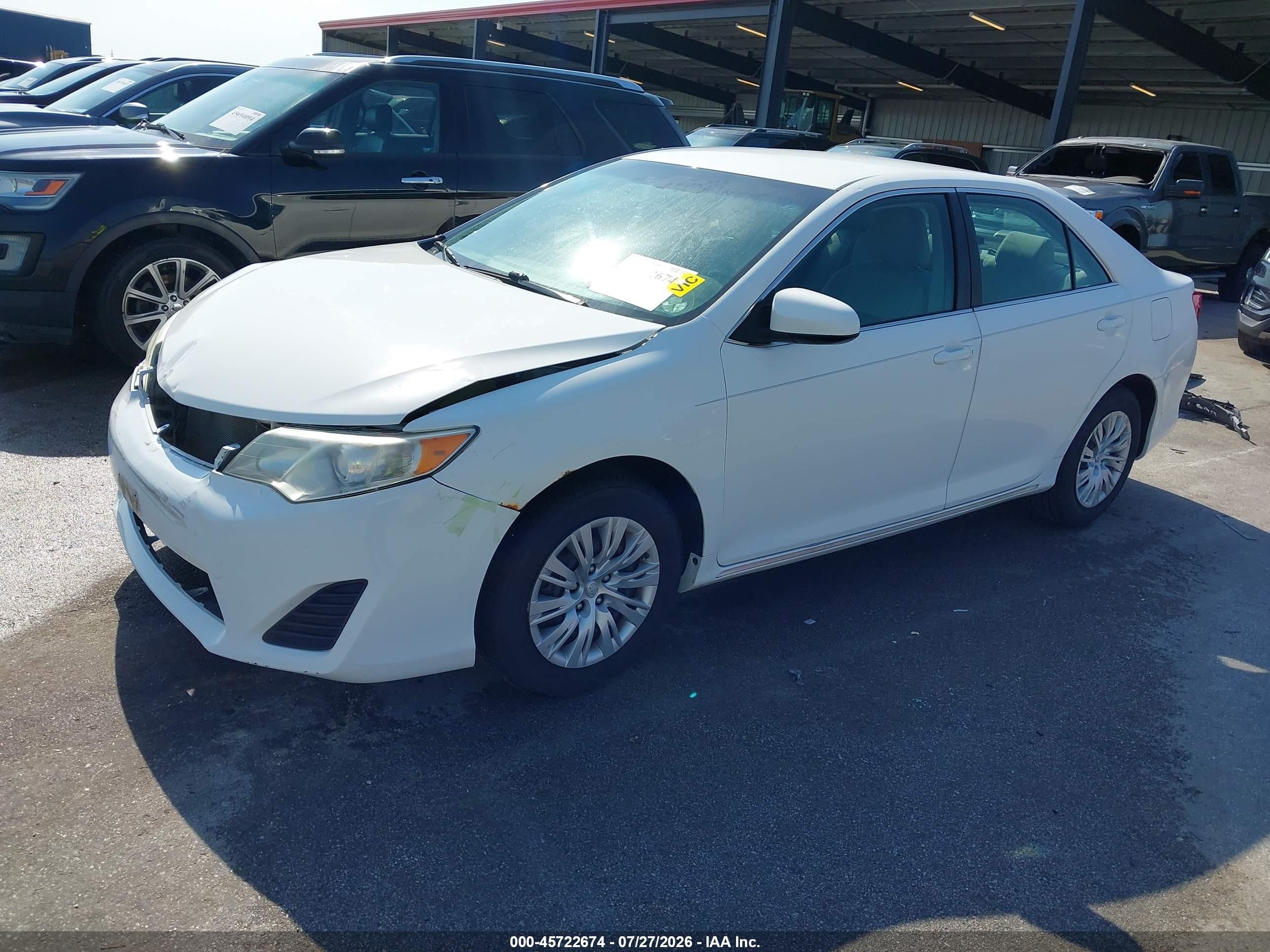 2012 Toyota Camry Le White vin: 4T4BF1FK2CR226643