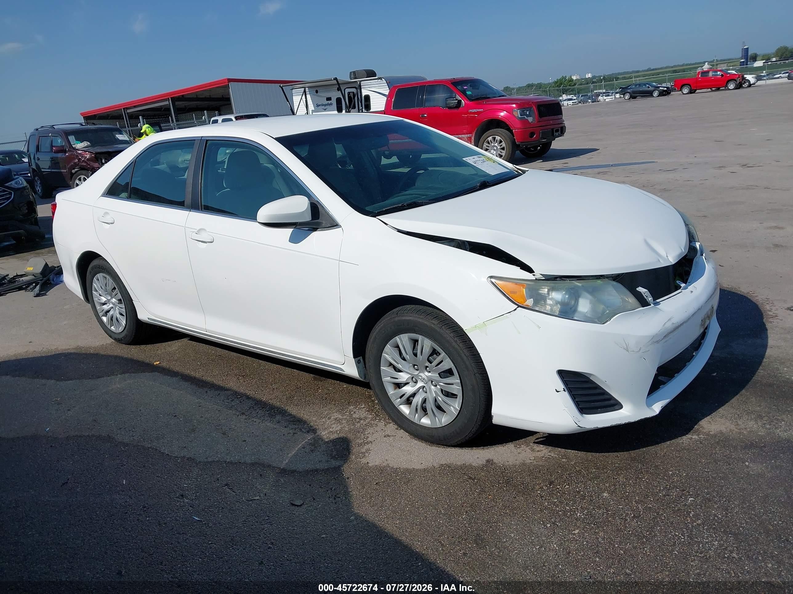 2012 Toyota Camry Le White vin: 4T4BF1FK2CR226643