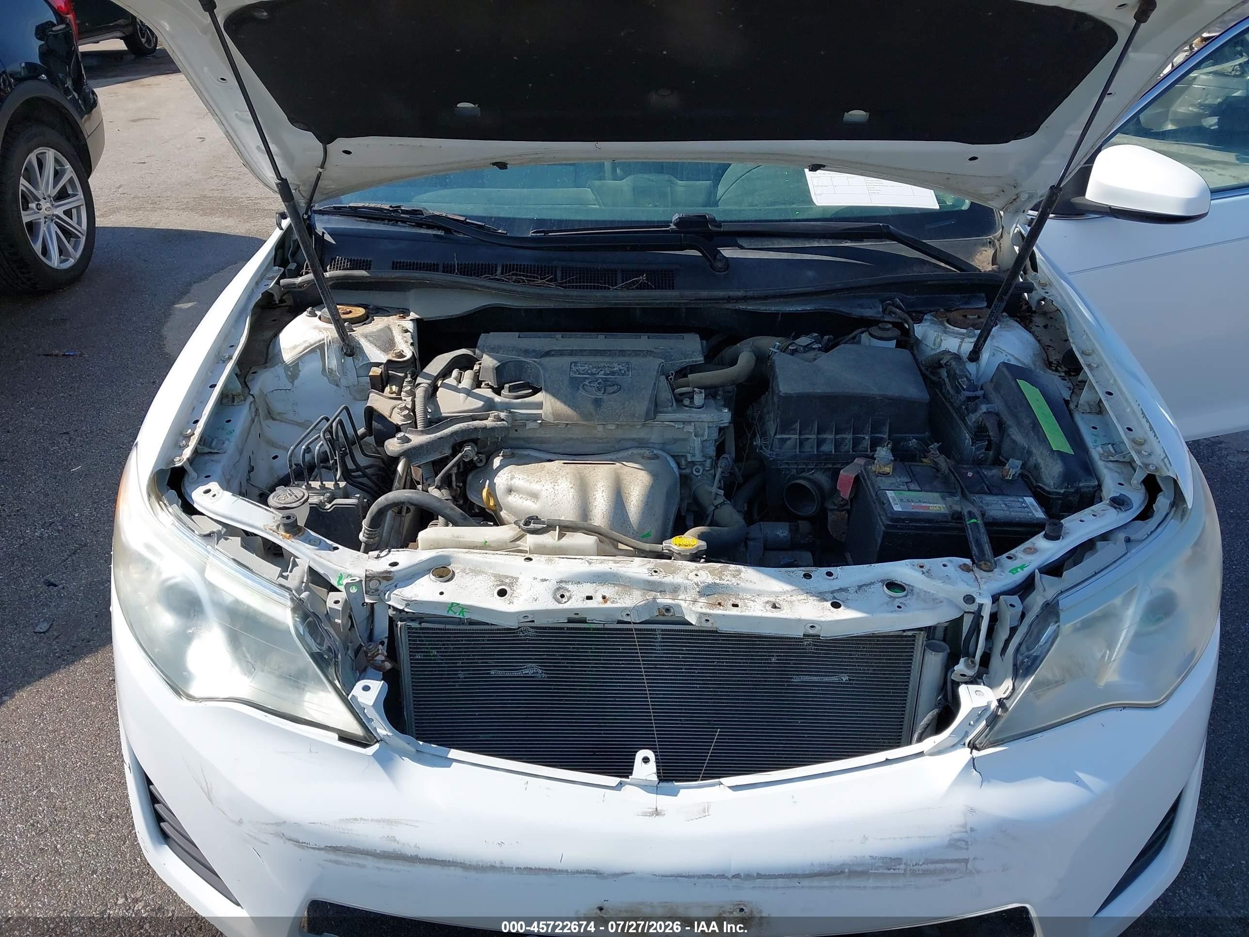 2012 Toyota Camry Le White vin: 4T4BF1FK2CR226643