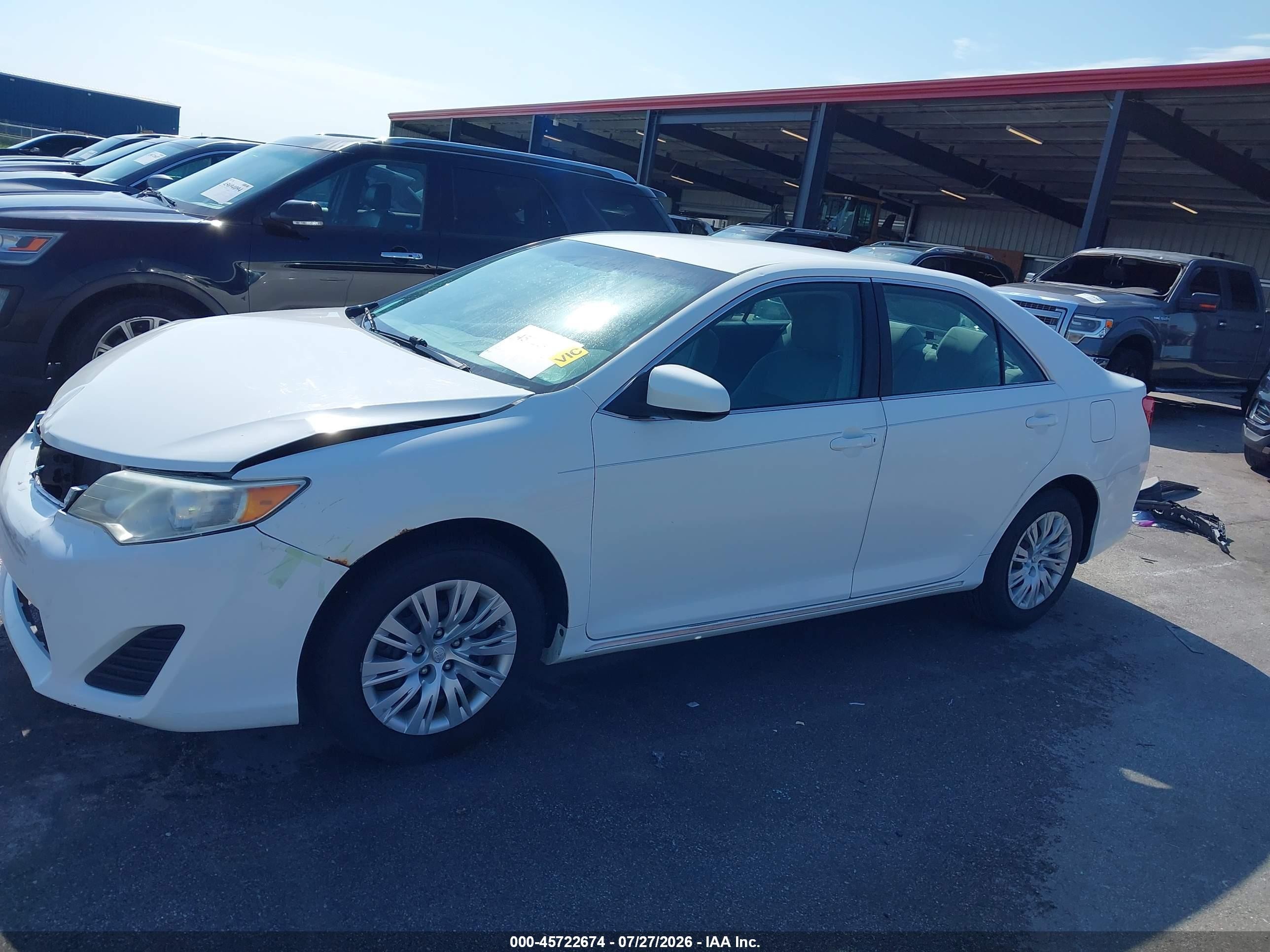 2012 Toyota Camry Le White vin: 4T4BF1FK2CR226643