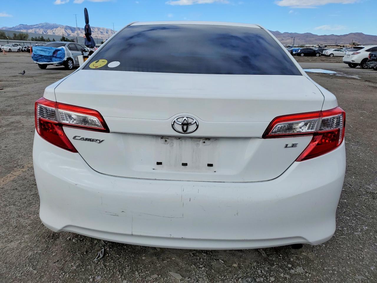 2012 Toyota Camry Le White vin: 4T4BF1FK2CR251932