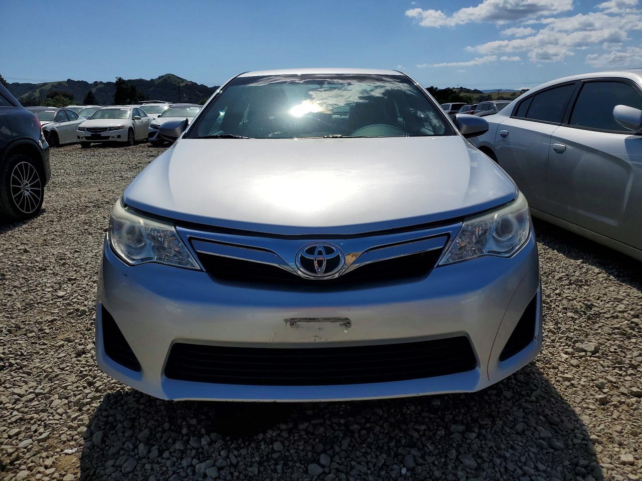 2012 Toyota Camry Le Серебряный vin: 4T4BF1FK2CR265698