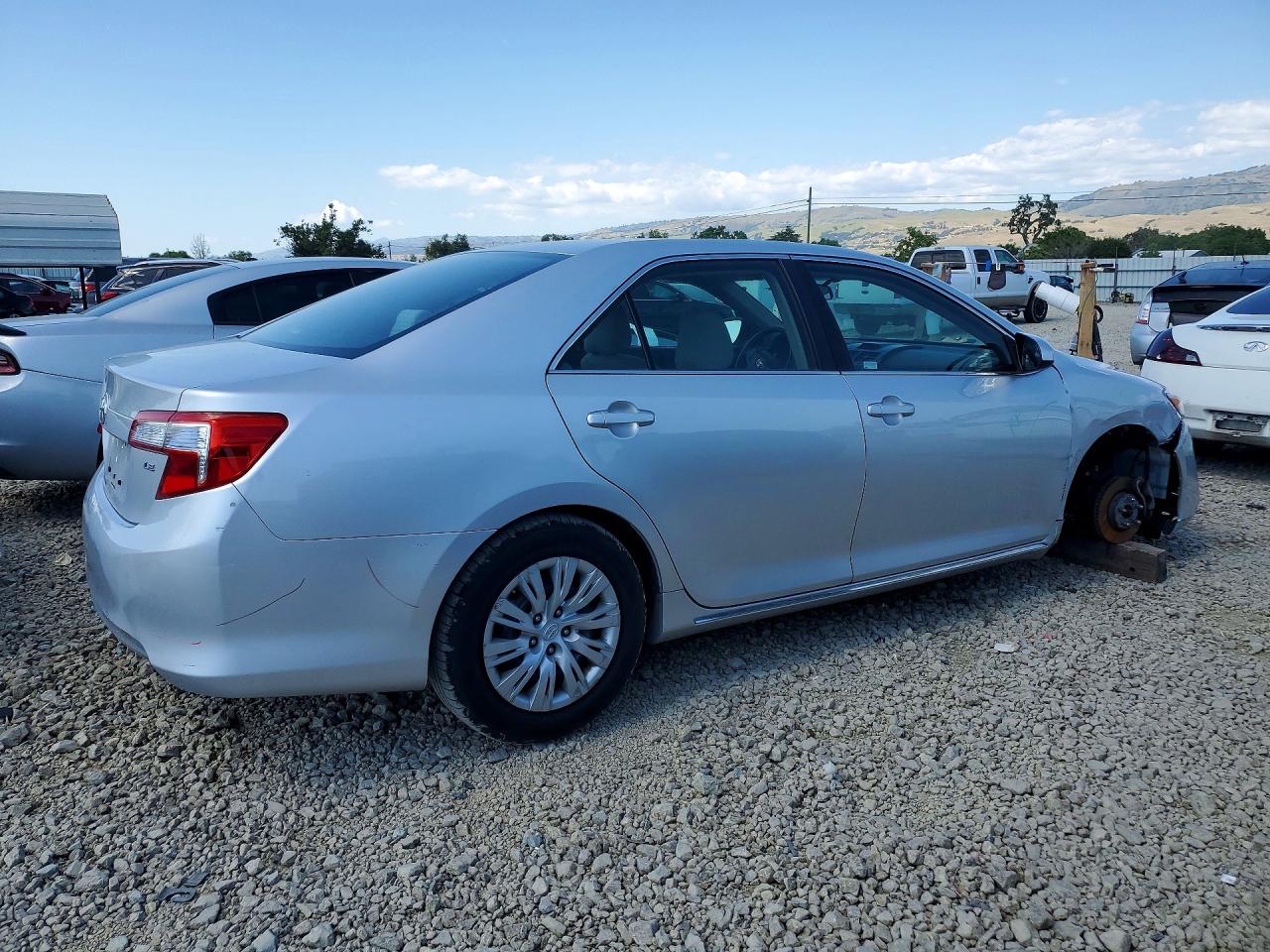 2012 Toyota Camry Le Серебряный vin: 4T4BF1FK2CR265698