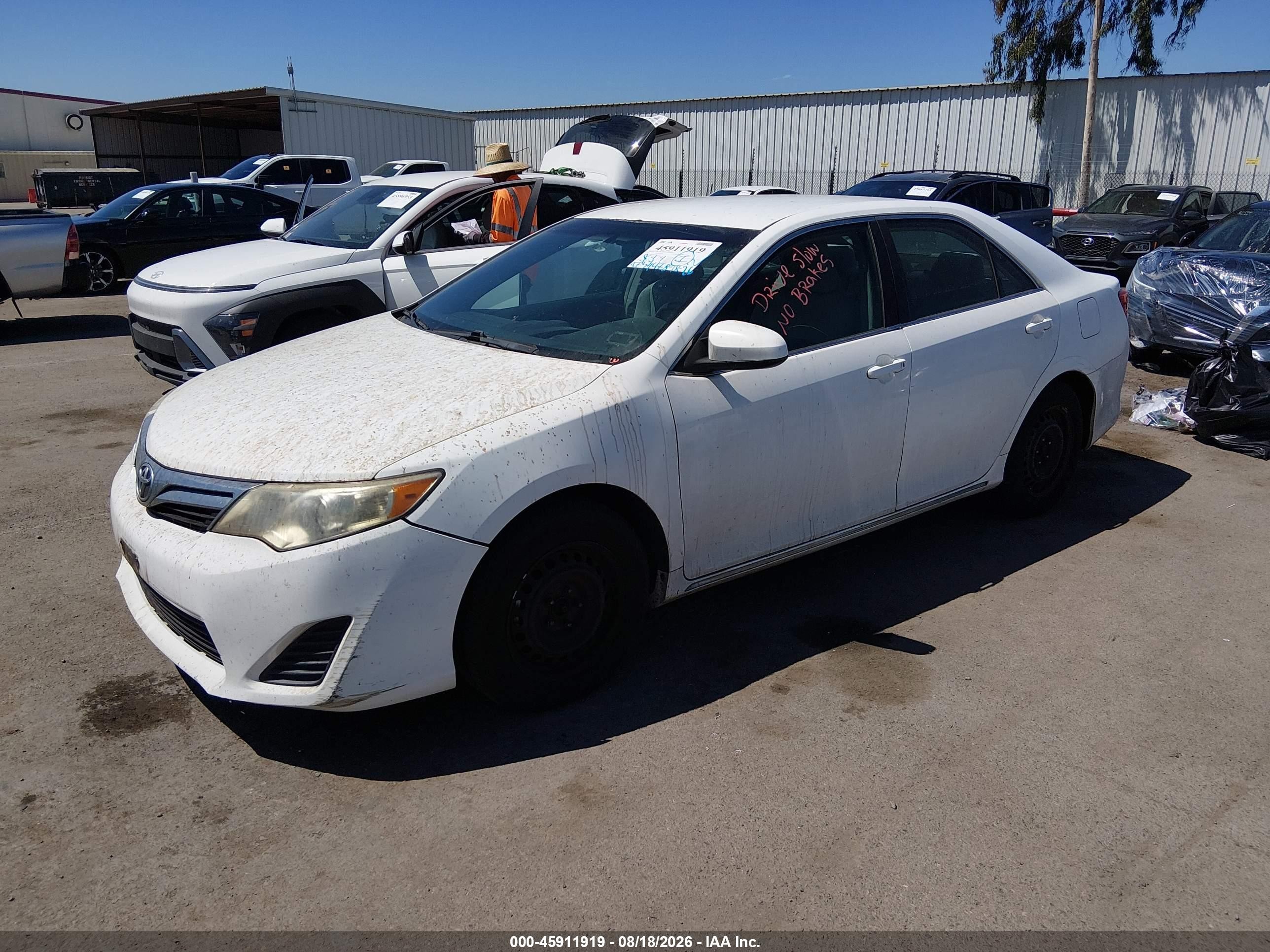 2012 Toyota Camry Le White vin: 4T4BF1FK2CR273963