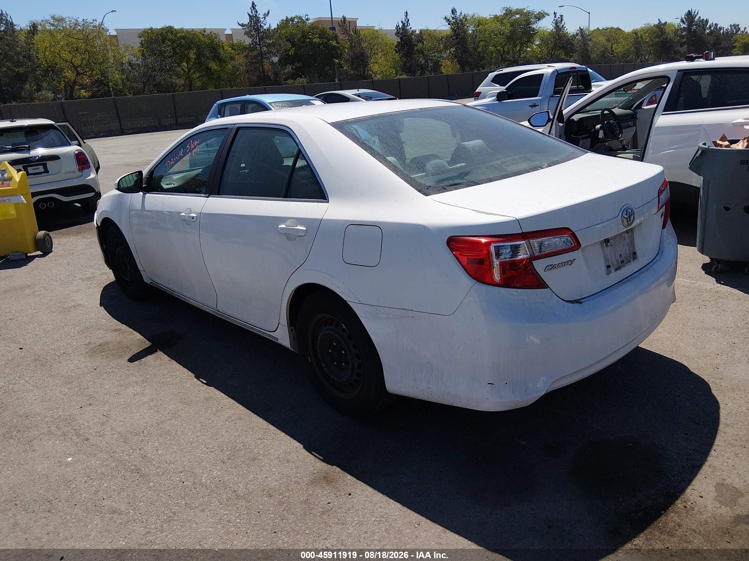 2012 Toyota Camry Le White vin: 4T4BF1FK2CR273963