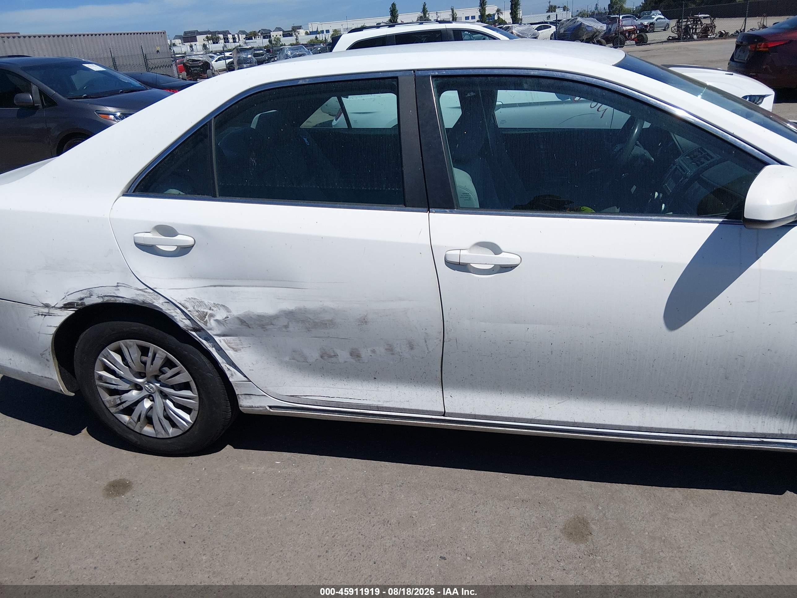 2012 Toyota Camry Le White vin: 4T4BF1FK2CR273963