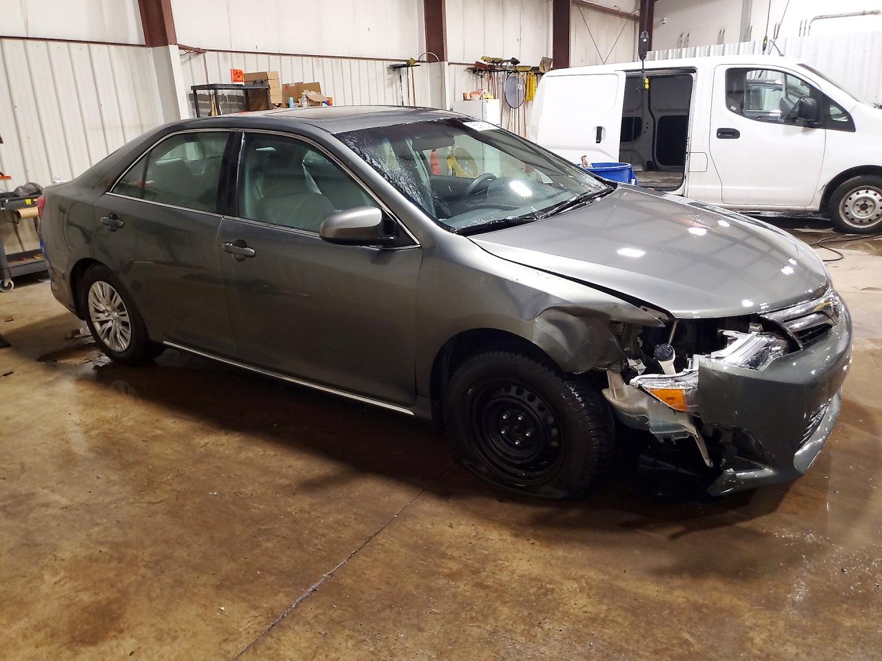 2013 Toyota Camry Le Серый vin: 4T4BF1FK2DR279196