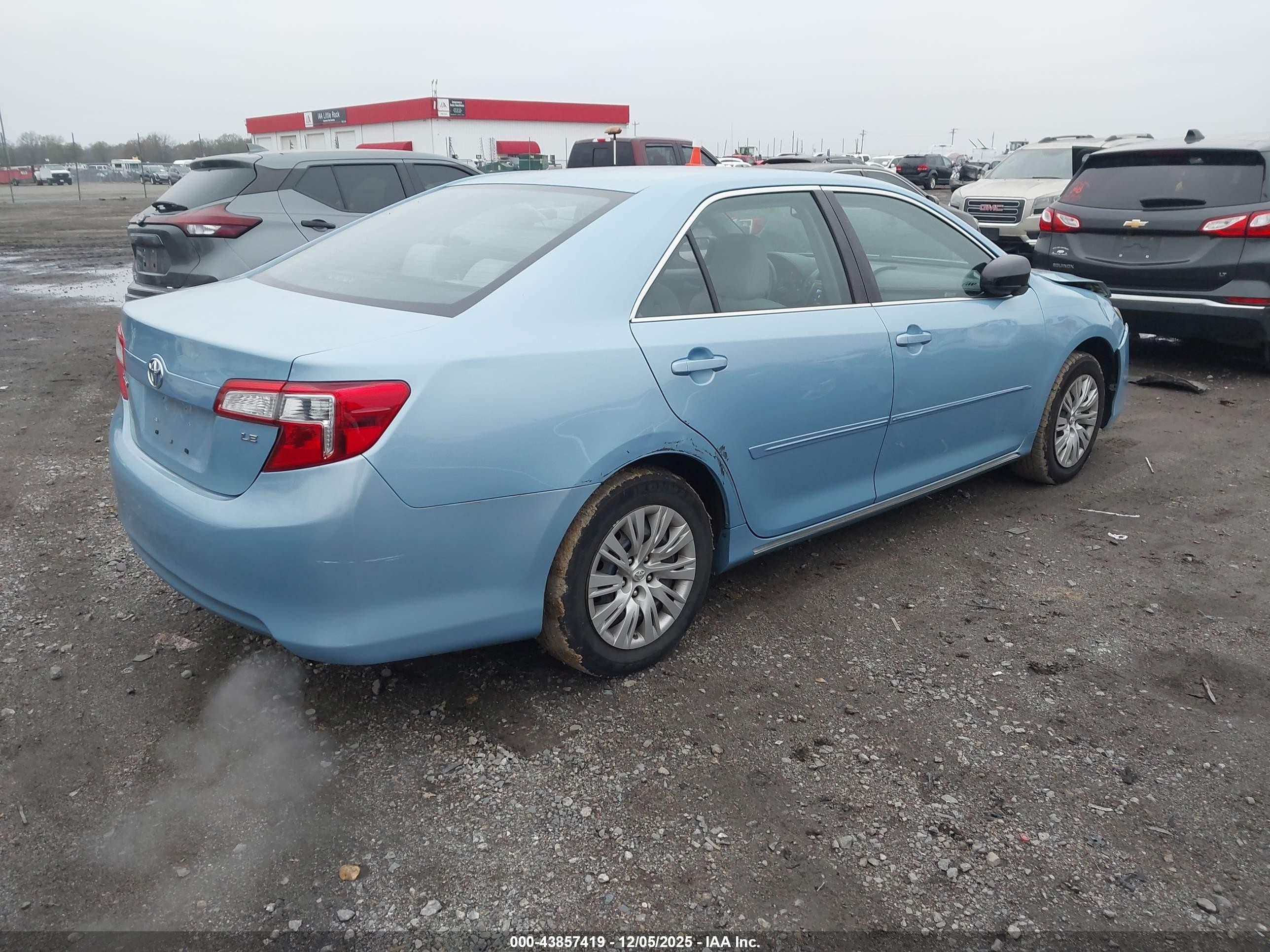2013 Toyota Camry Le Blue vin: 4T4BF1FK2DR290442