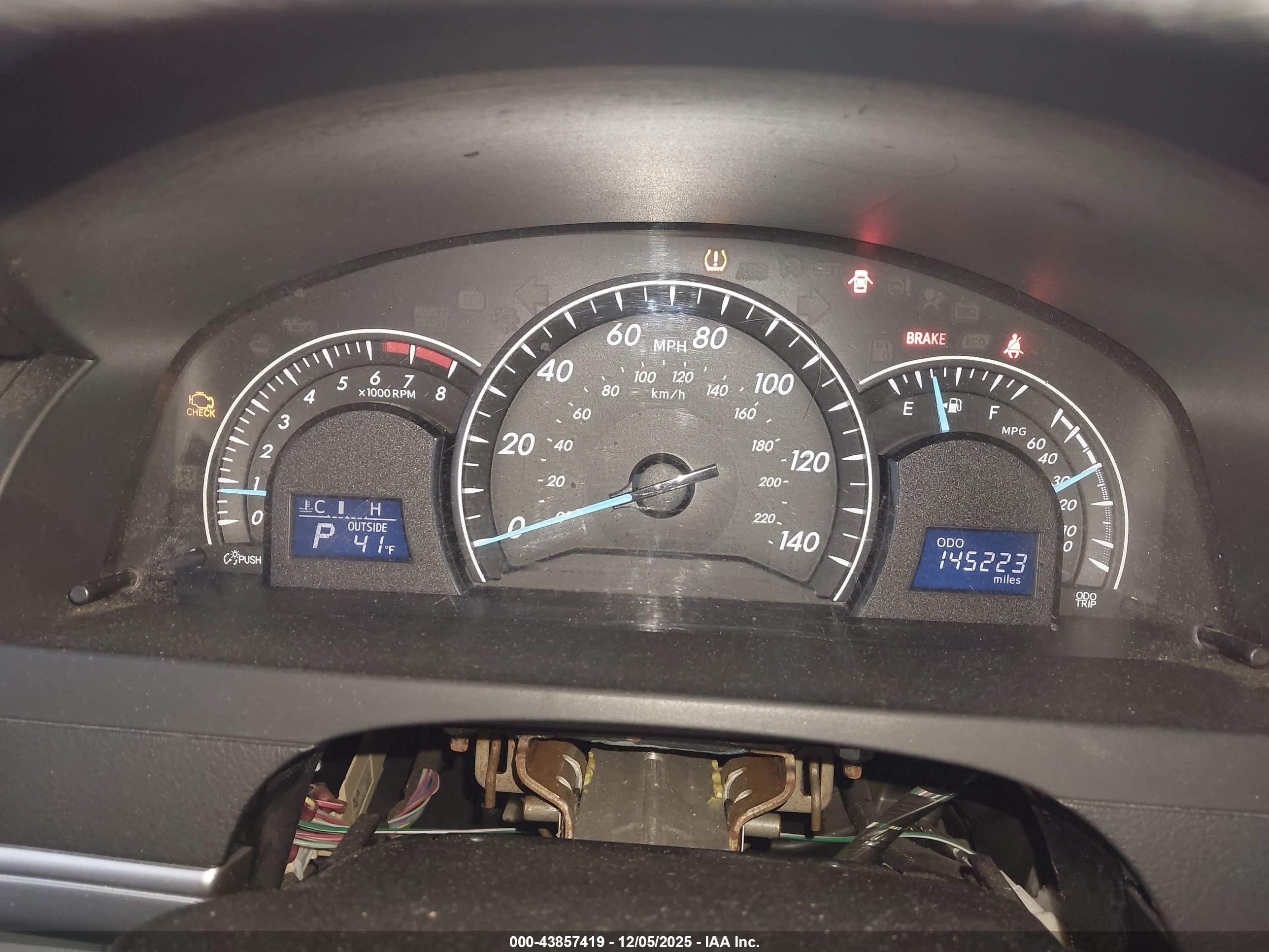 2013 Toyota Camry Le Blue vin: 4T4BF1FK2DR290442