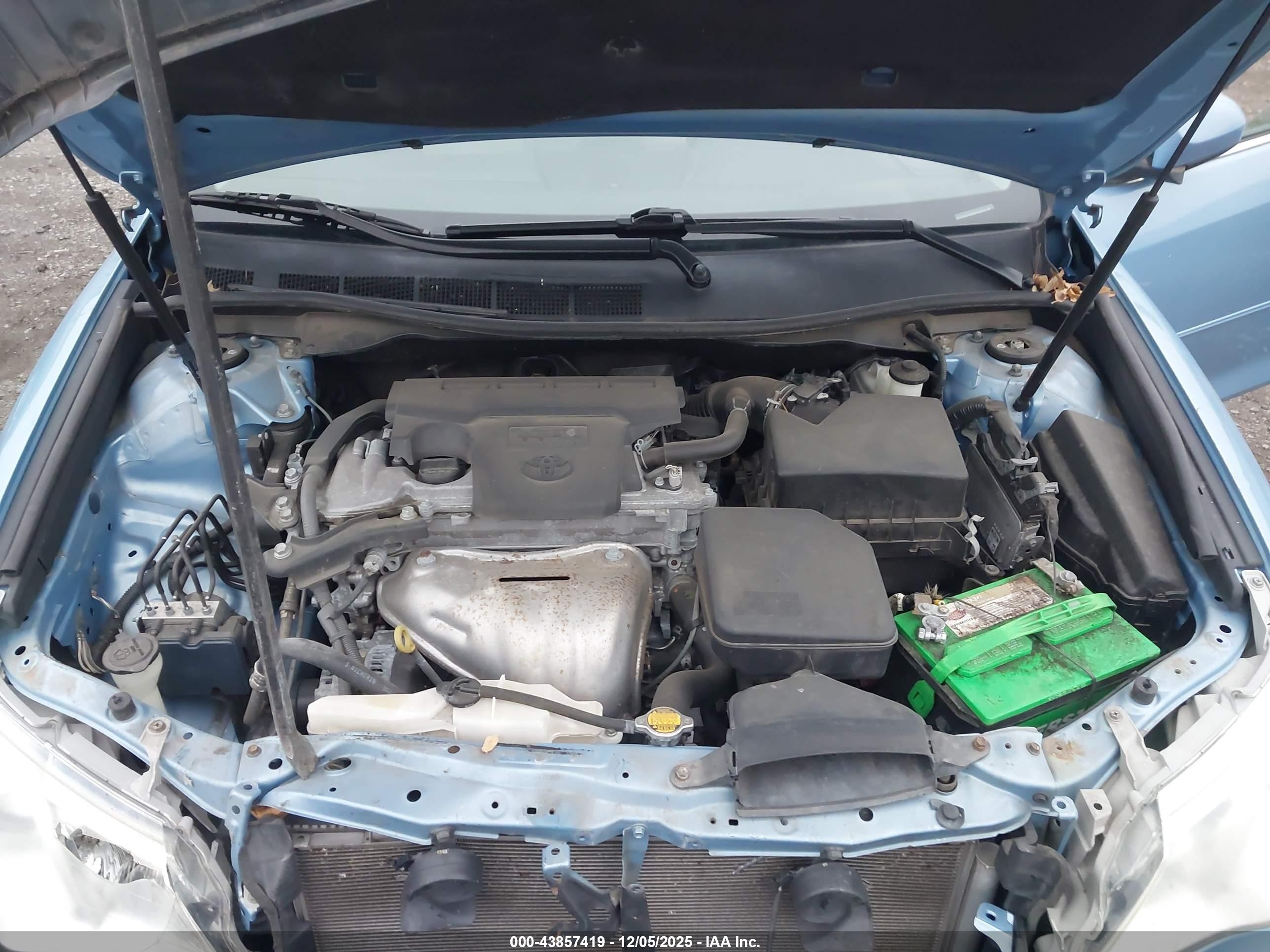 2013 Toyota Camry Le Blue vin: 4T4BF1FK2DR290442