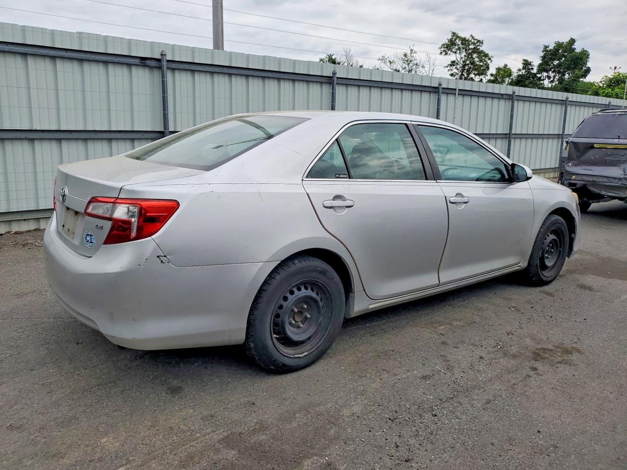 2013 Toyota Camry Silver vin: 4T4BF1FK2DR293437