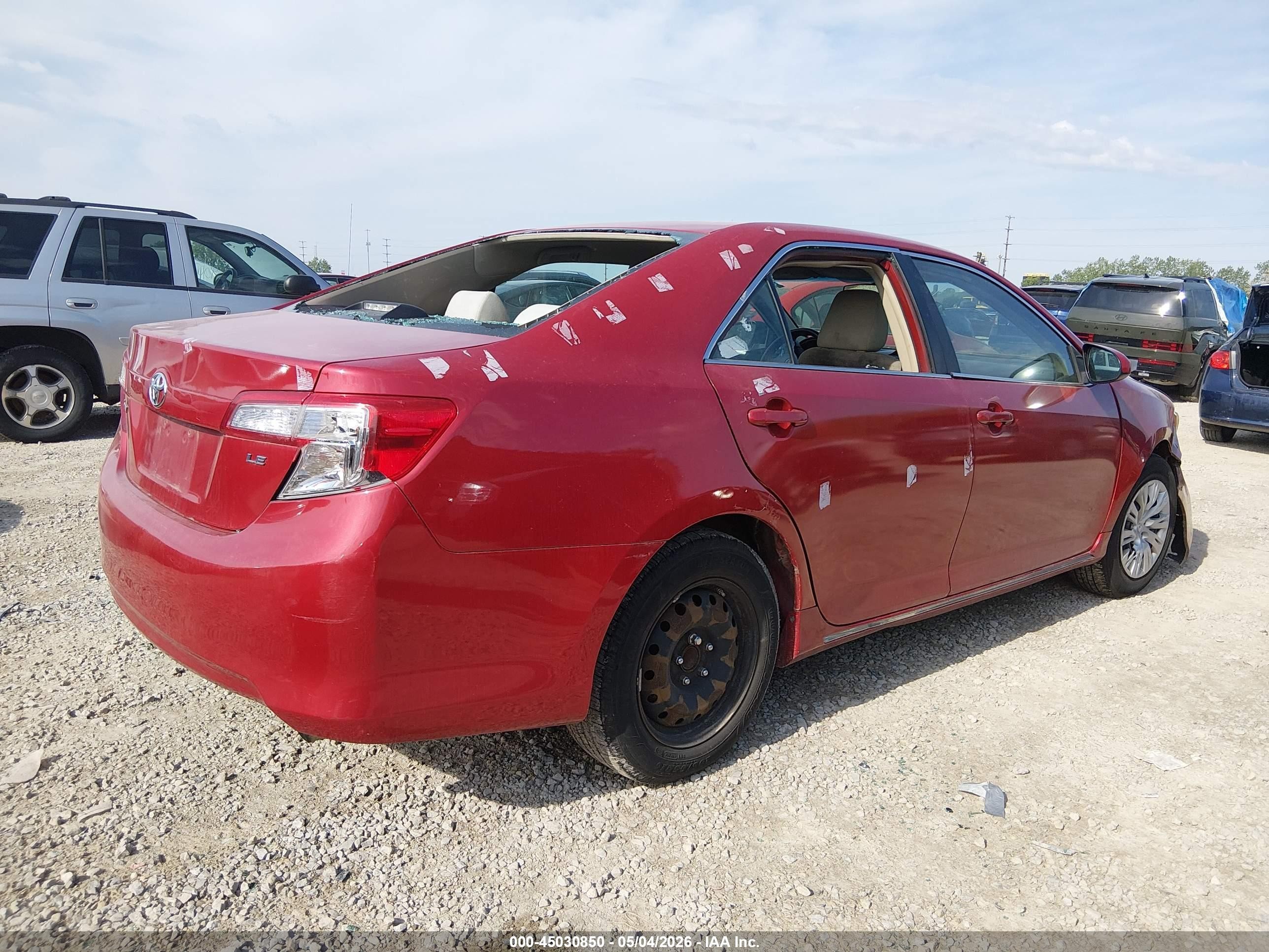2013 Toyota Camry Le Red vin: 4T4BF1FK2DR298556