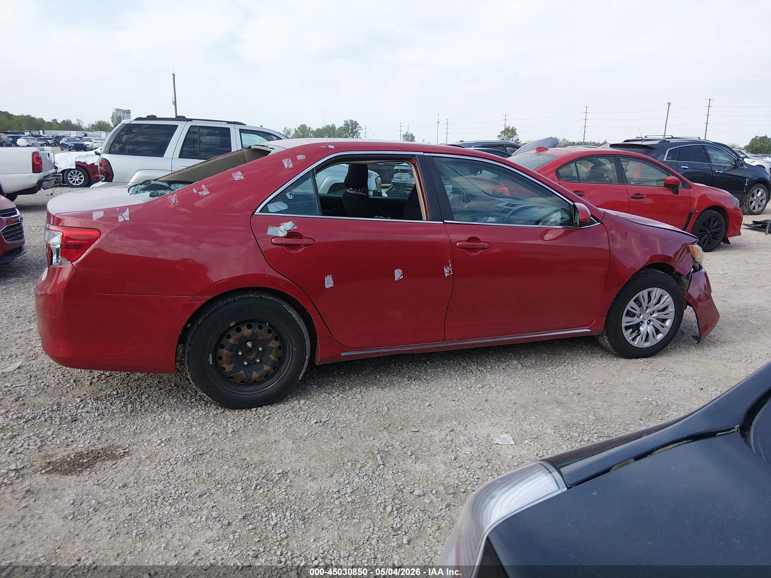 2013 Toyota Camry Le Red vin: 4T4BF1FK2DR298556