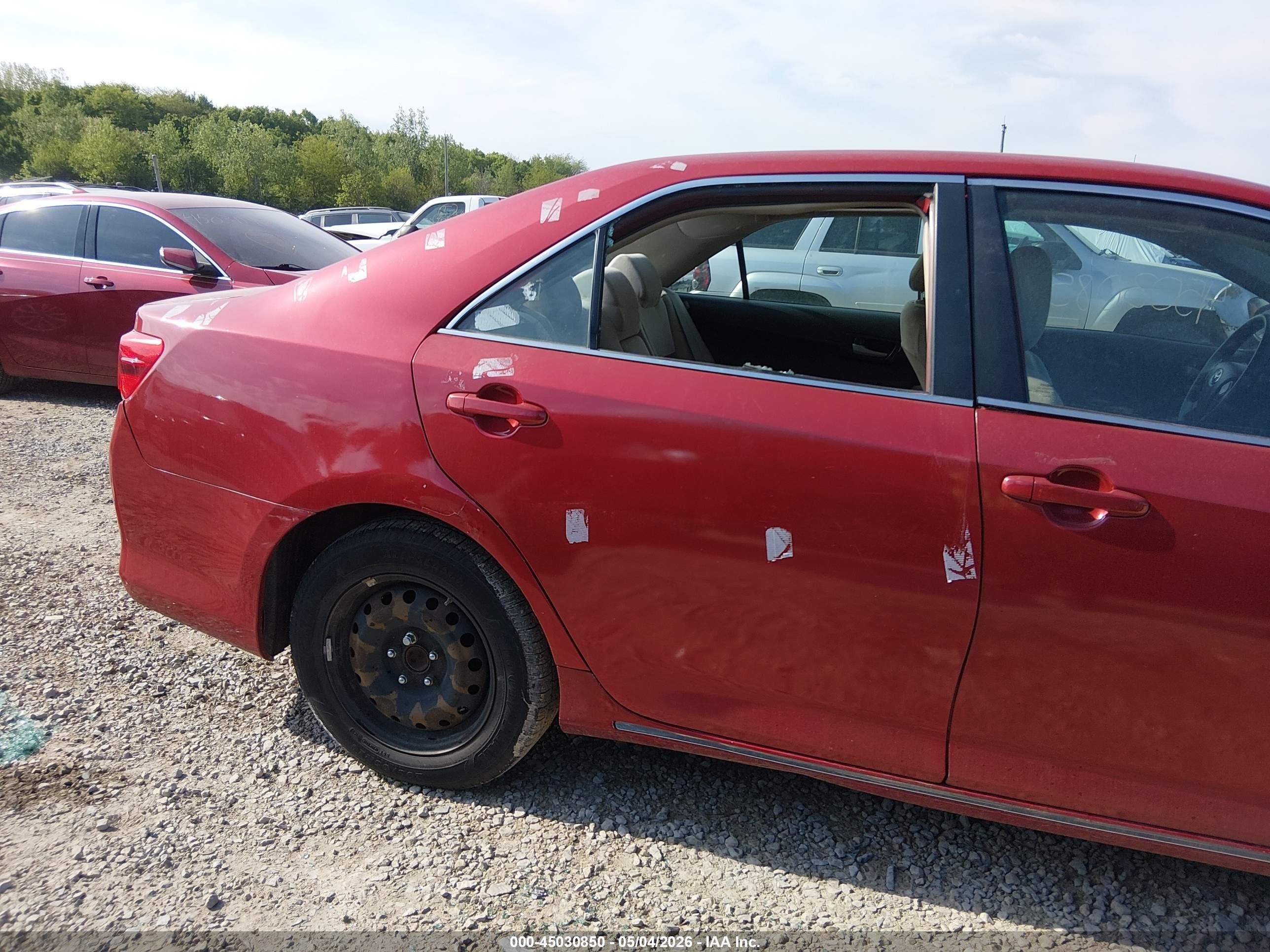 2013 Toyota Camry Le Red vin: 4T4BF1FK2DR298556