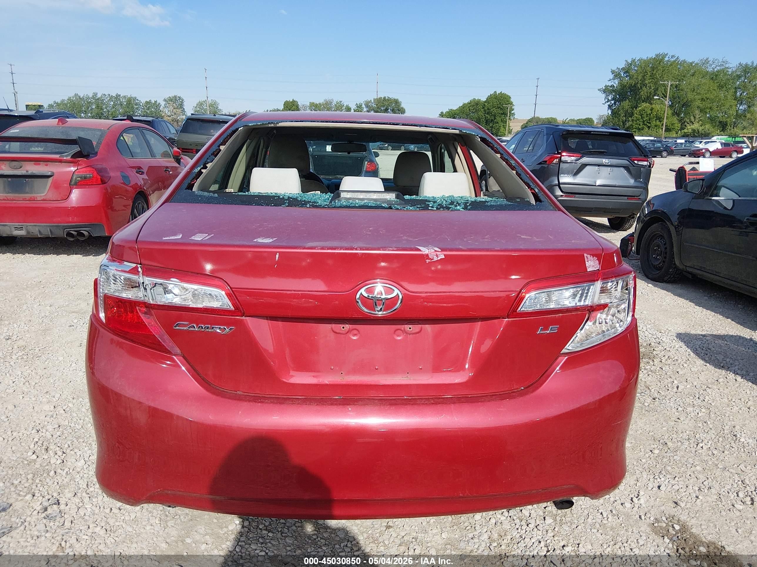 2013 Toyota Camry Le Red vin: 4T4BF1FK2DR298556