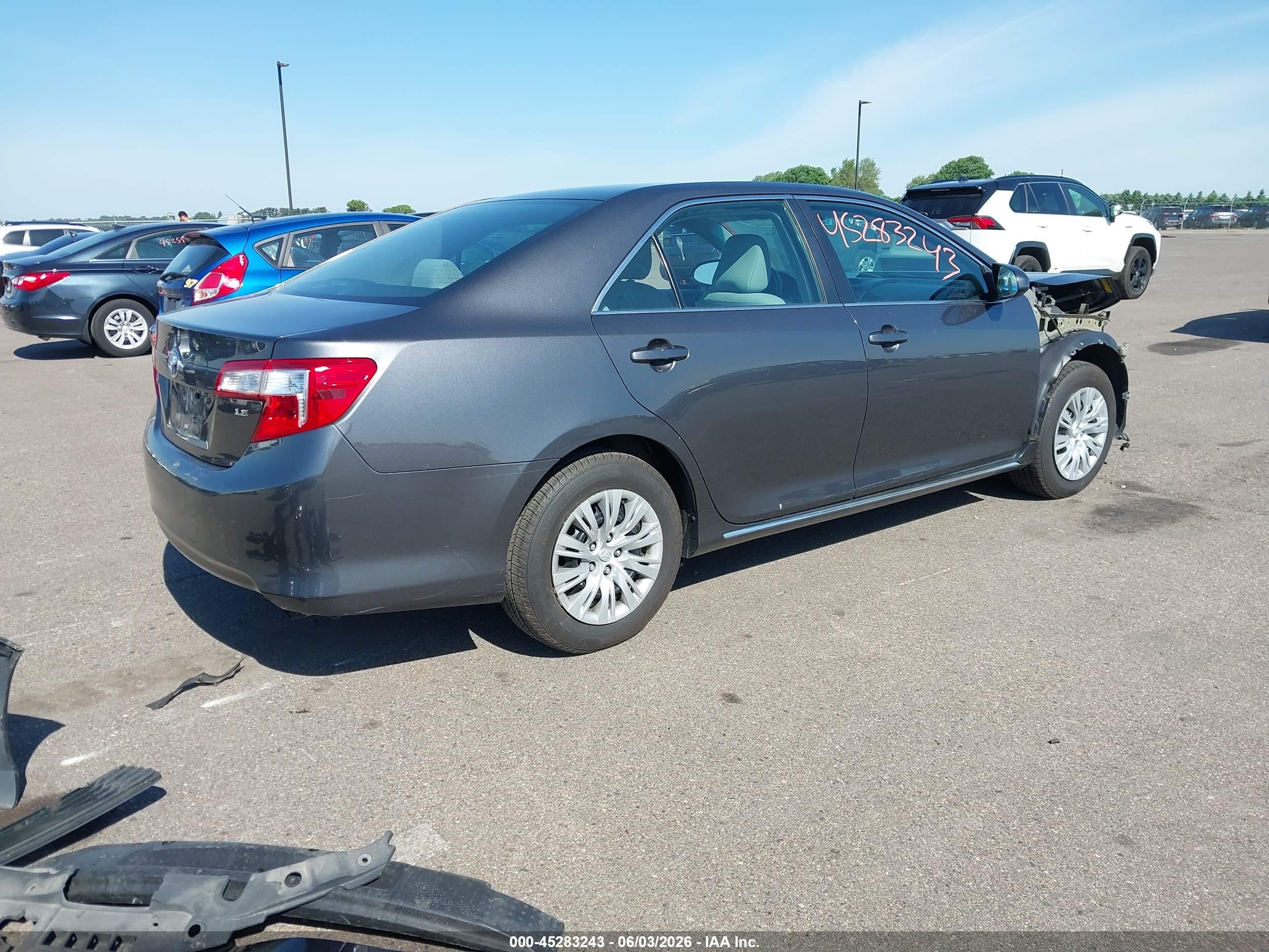 2013 Toyota Camry Le Gray vin: 4T4BF1FK2DR300192