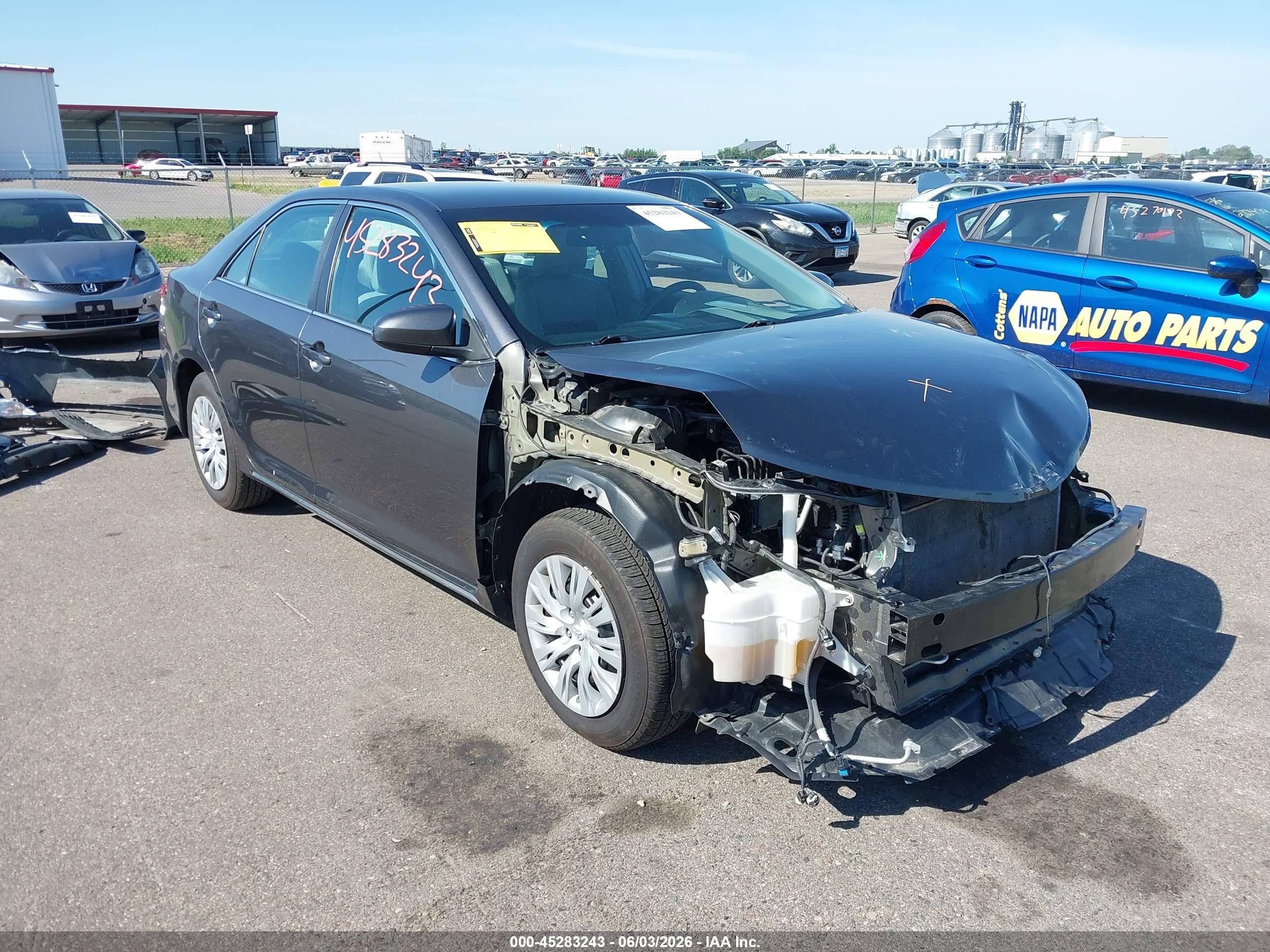 2013 Toyota Camry Le Gray vin: 4T4BF1FK2DR300192